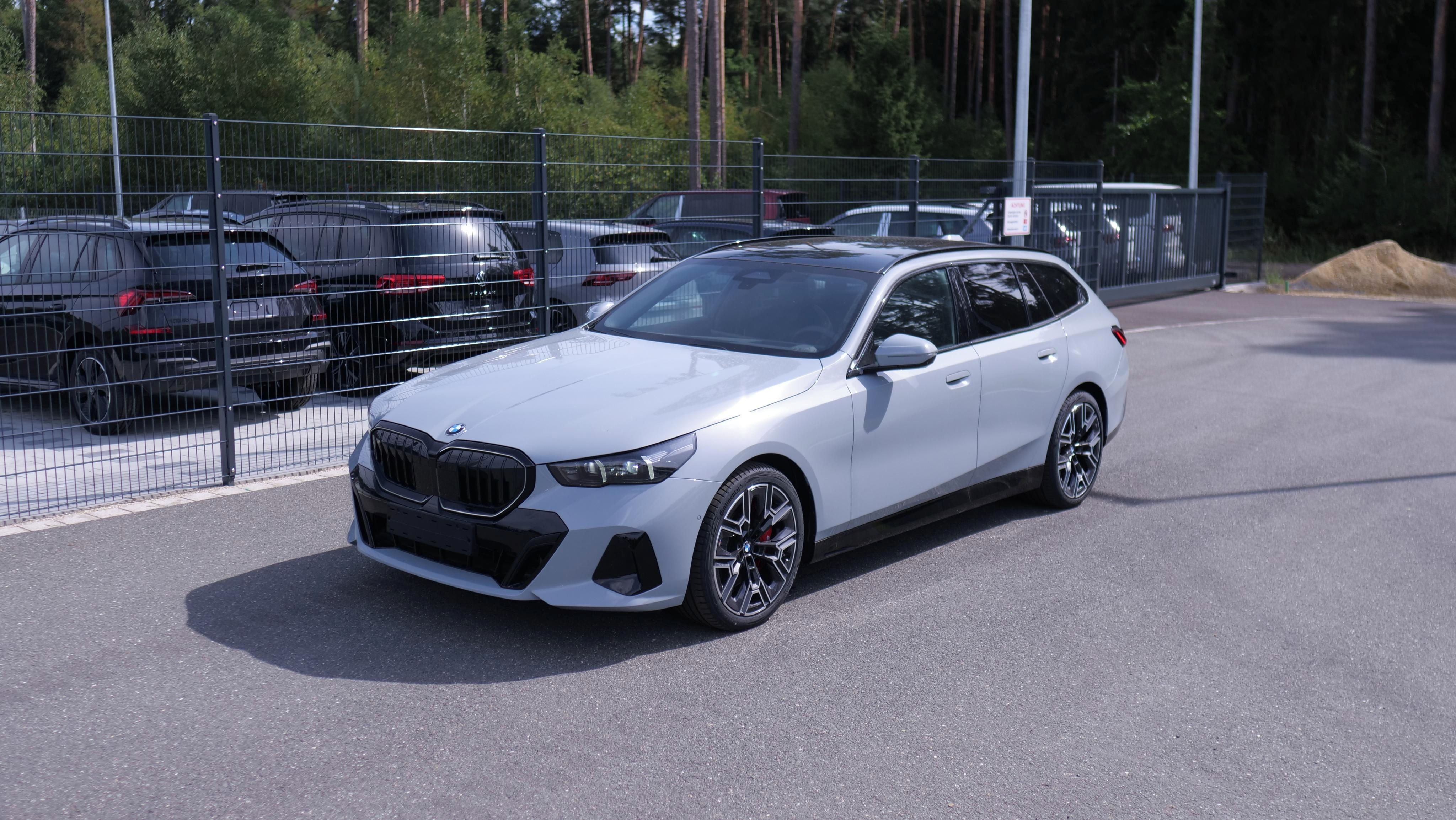 BMW Řada 5, BMW 540d Touring M - fotka 4