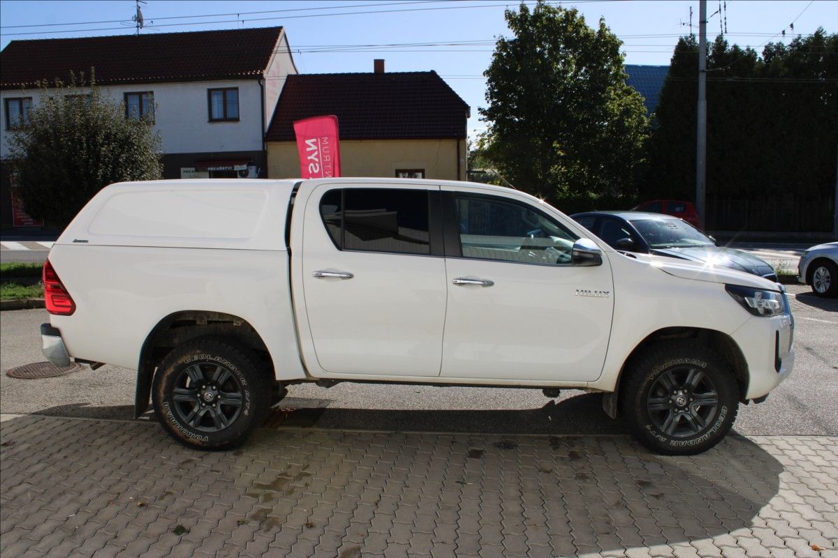 Toyota Hilux, 2,4 D-4D 150 DC 4x4 1.maj. CZ - fotka 3