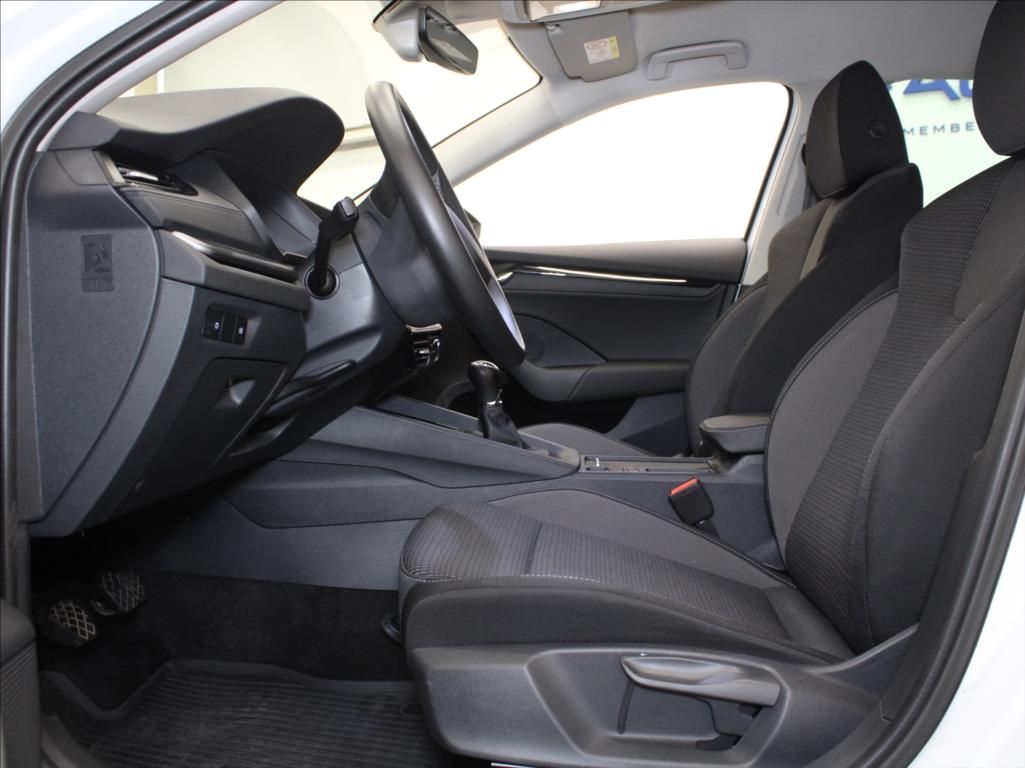 Škoda Octavia, 2,0 TDi MT Ambition 76tkm. ČR - fotka 6