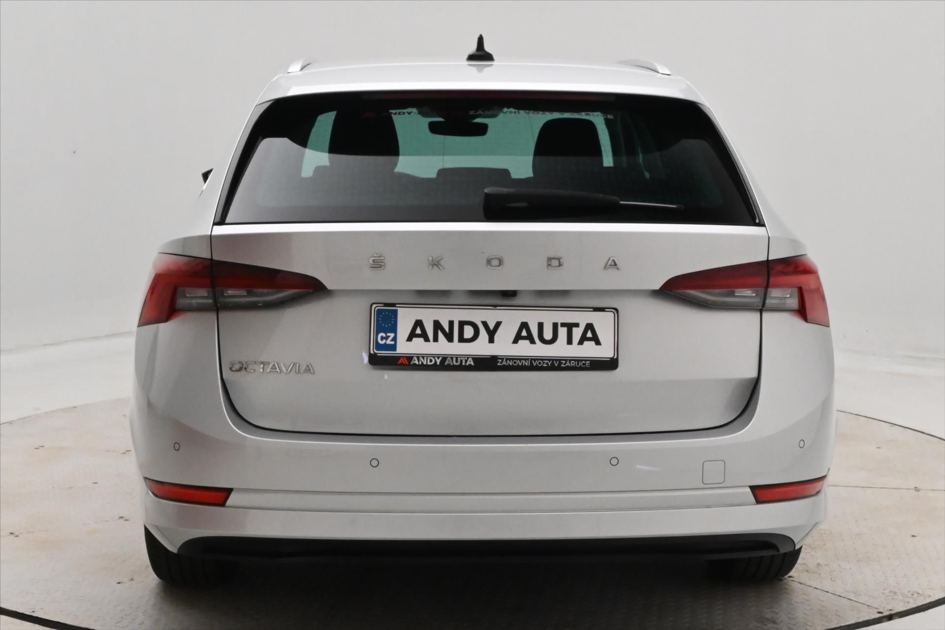 Škoda Octavia, 2,0 TDI 110kW DSG Ambition Zár - fotka 6