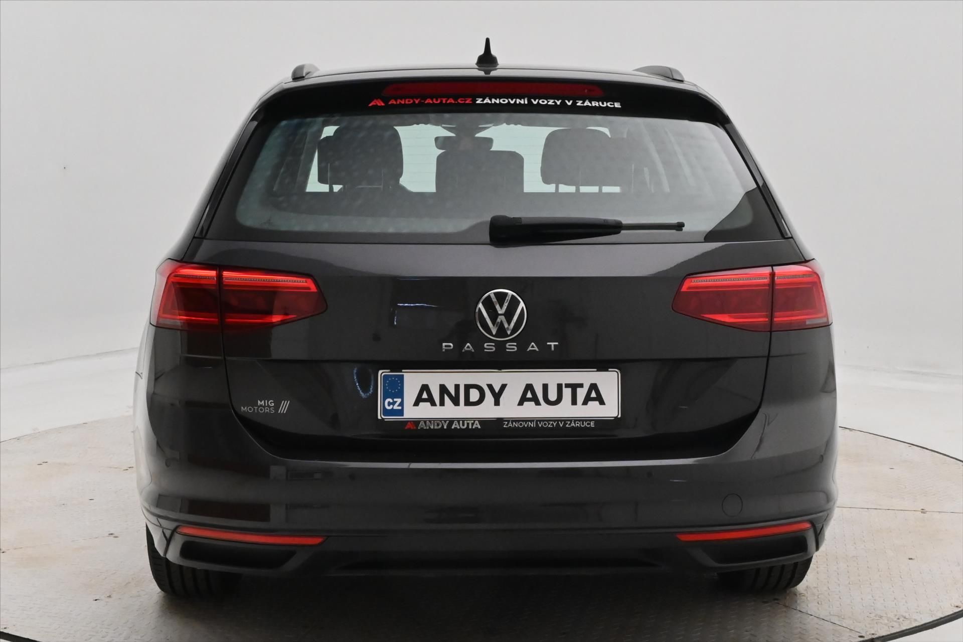 Volkswagen Passat, 2,0 TDI 110kW DSG Business Zár - fotka 6