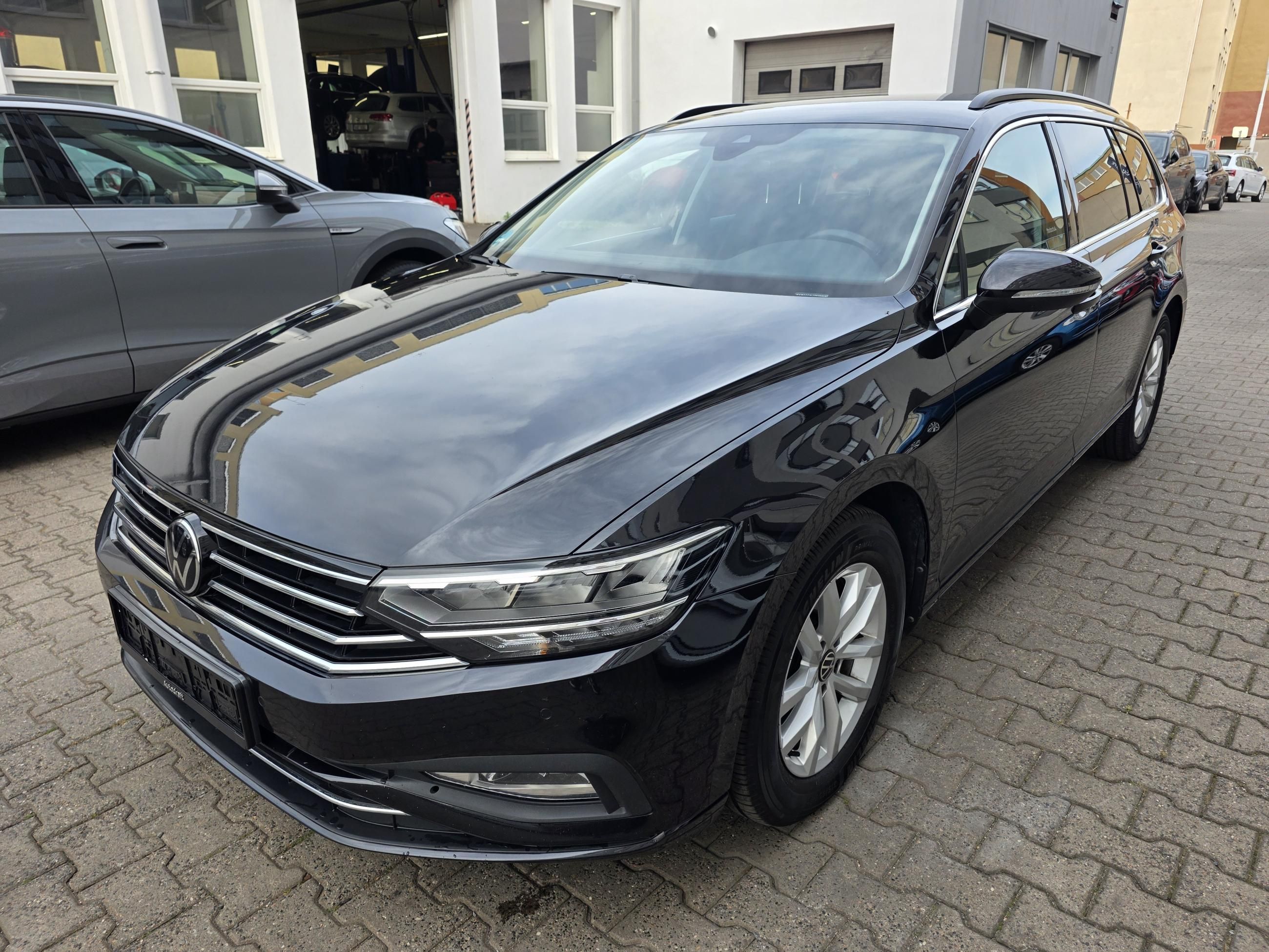 Volkswagen Passat Variant, 2.0 TDI 110kW DSG / Tažné - fotka 2