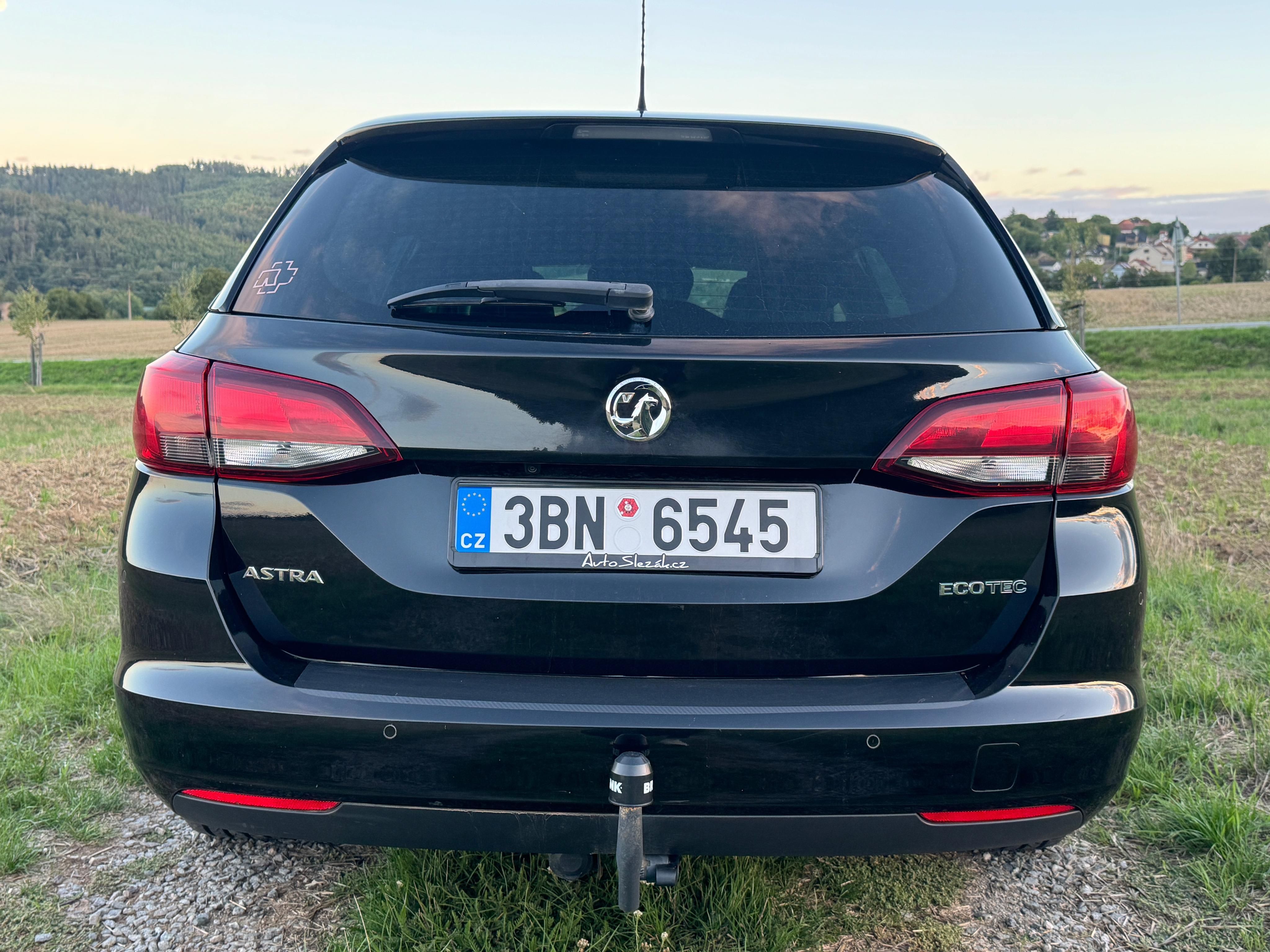 Opel Astra, 1,0 Turbo 77kw Sports Tourer - fotka 5