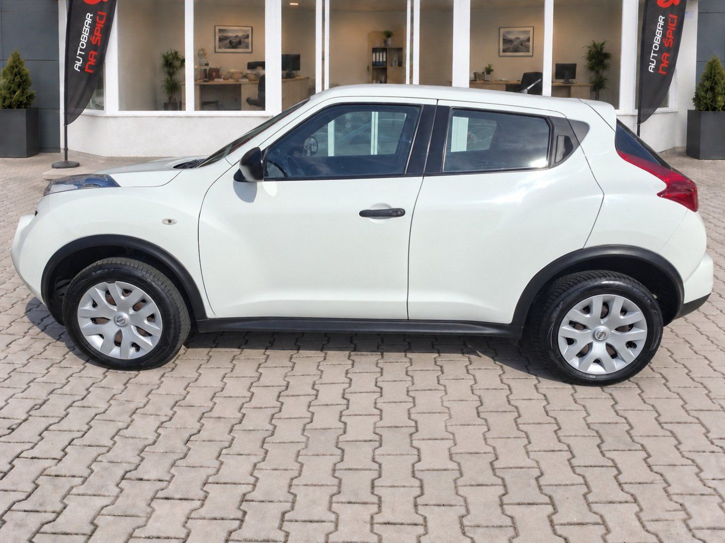 Nissan Juke, 1.6i 86kW MAN -PARK.SENZORY - fotka 4