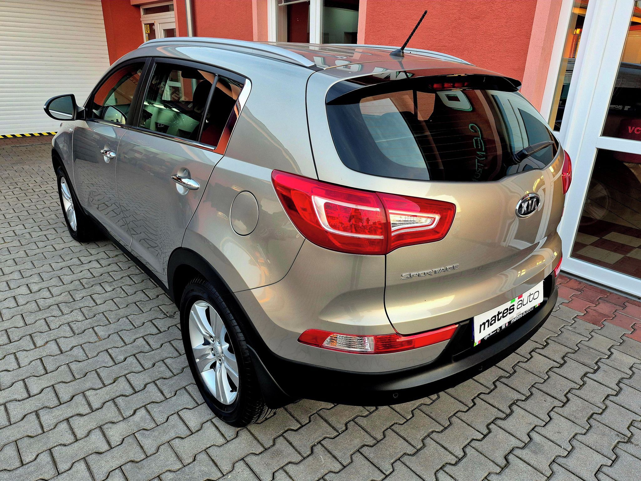 Kia Sportage, 2.0 CVVT 120KW 4x4 AUTOMAT - fotka 3