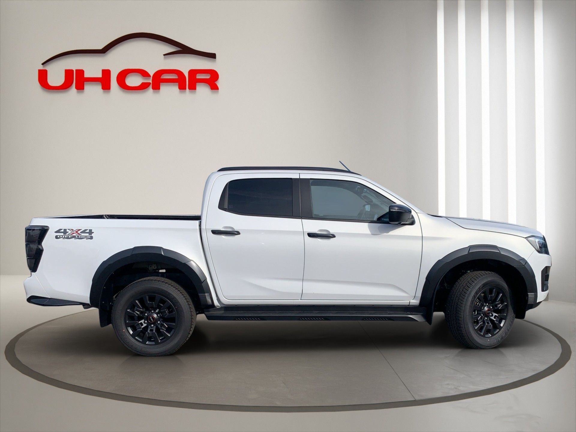 Isuzu D-Max, 2,2 D 4x4 AT8  DC V-CROSS 163k - fotka 4