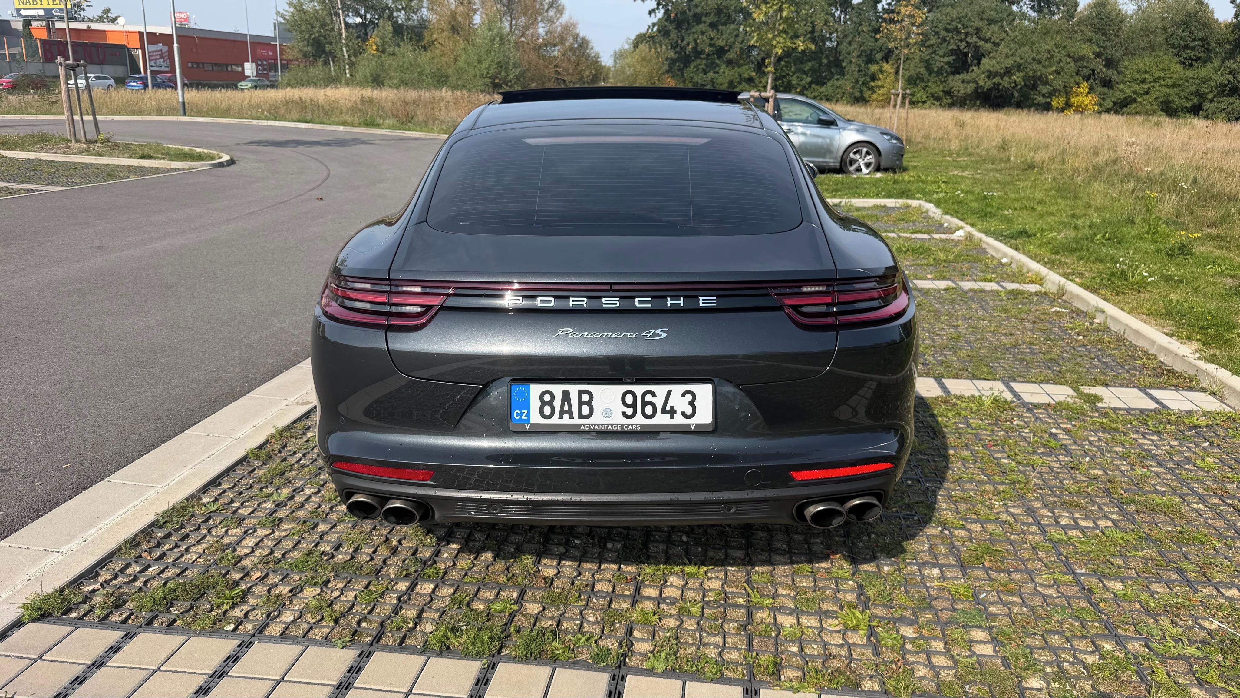 Porsche Panamera, Porsche Panamera 4S / ZÁRUKA - fotka 4