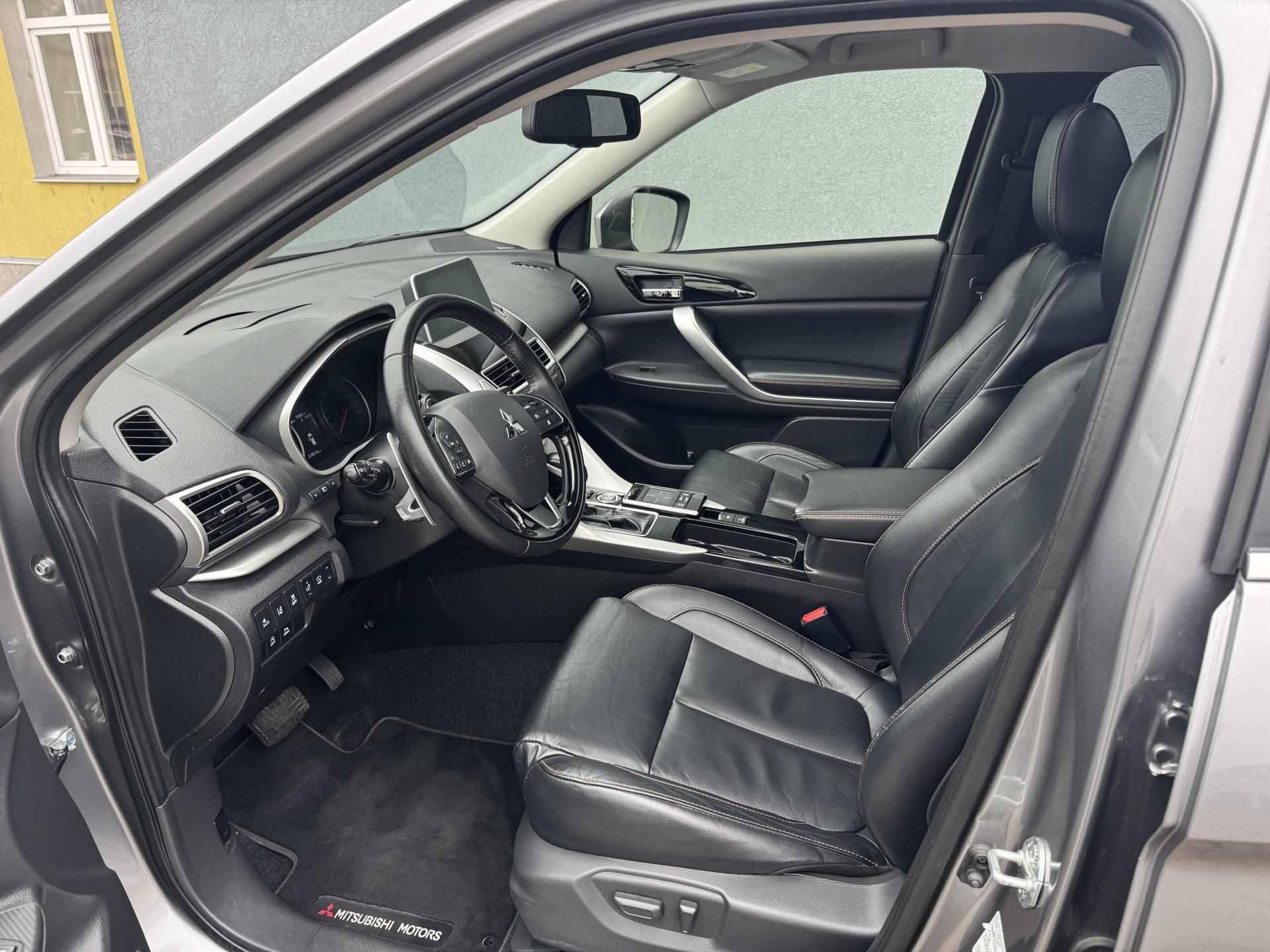 Mitsubishi Eclipse Cross, 1,5T 4x4,INSTYLE,ČR,1.MAJ. - fotka 6