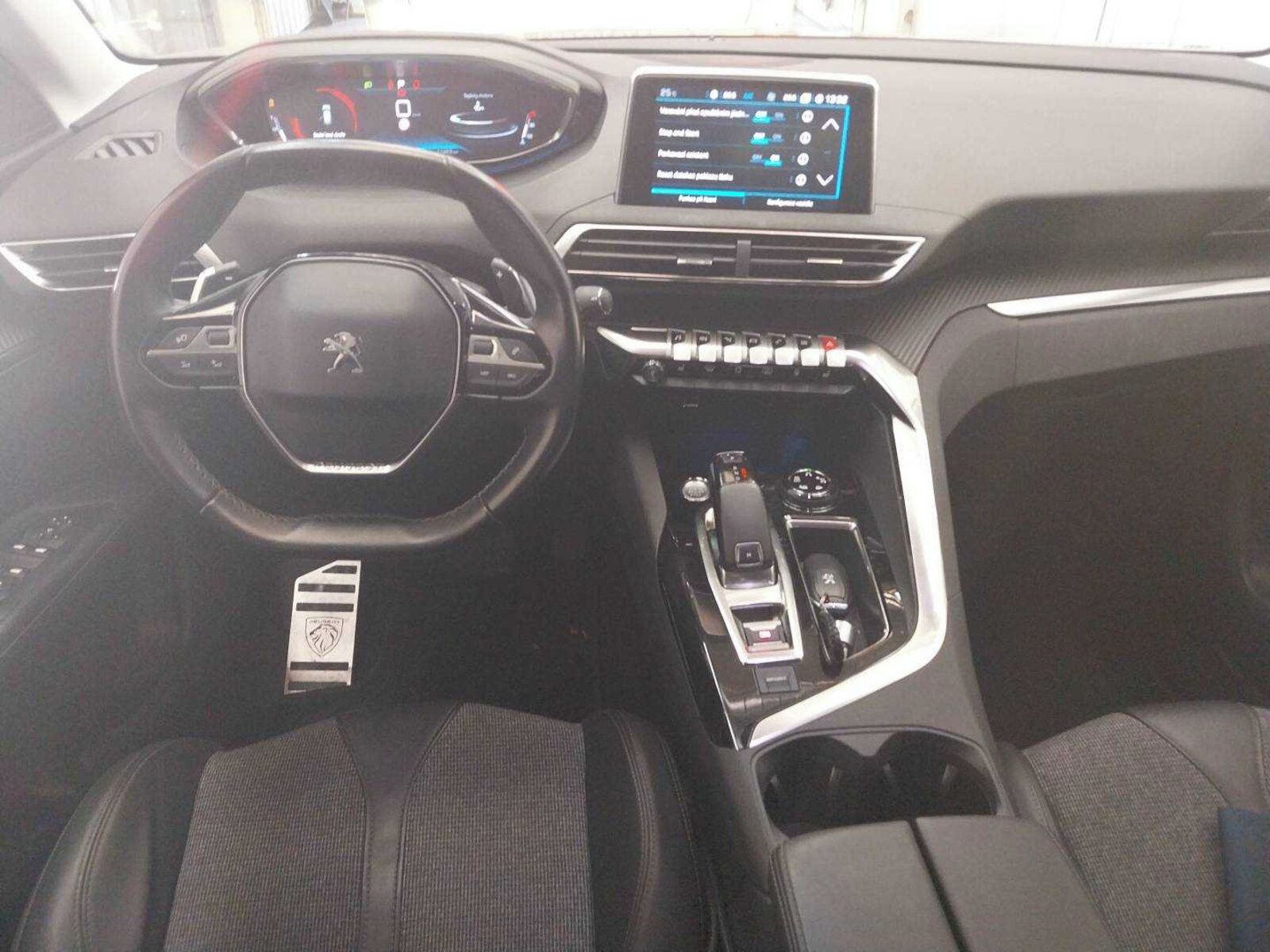 Peugeot 3008, 1.5 BlueHDi, Automat, Kůže - fotka 3