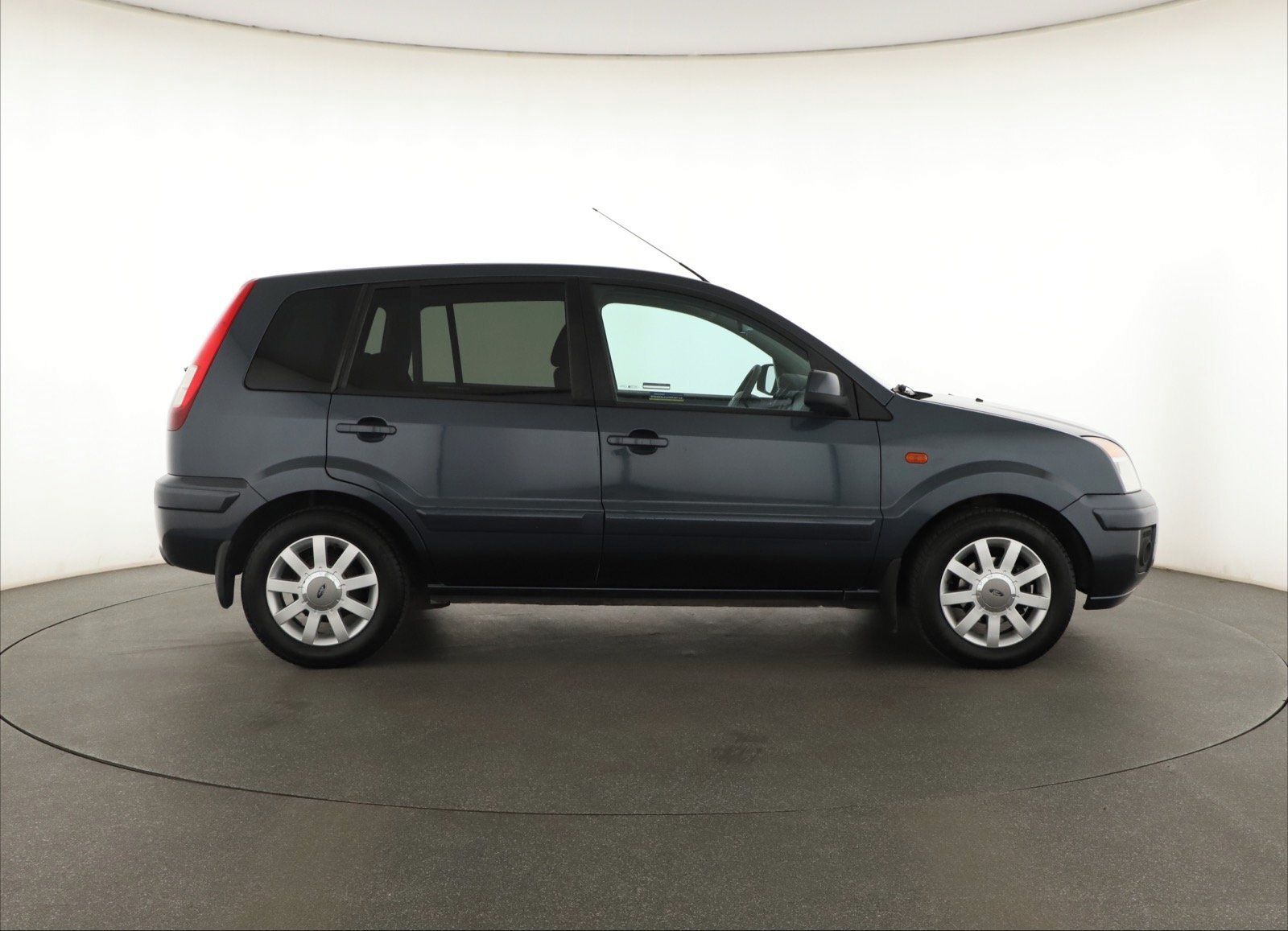 Ford Fusion, 1.4, ČR,1.maj, po STK - fotka 6