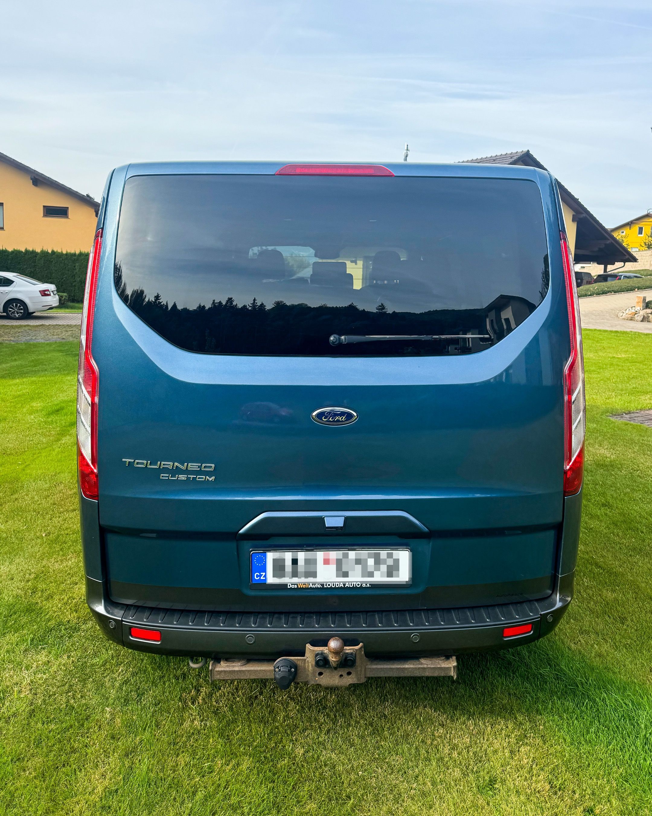 Ford Tourneo Custom, 2.0 EcoBlue 125 kW AUT, L2, DP - fotka 5
