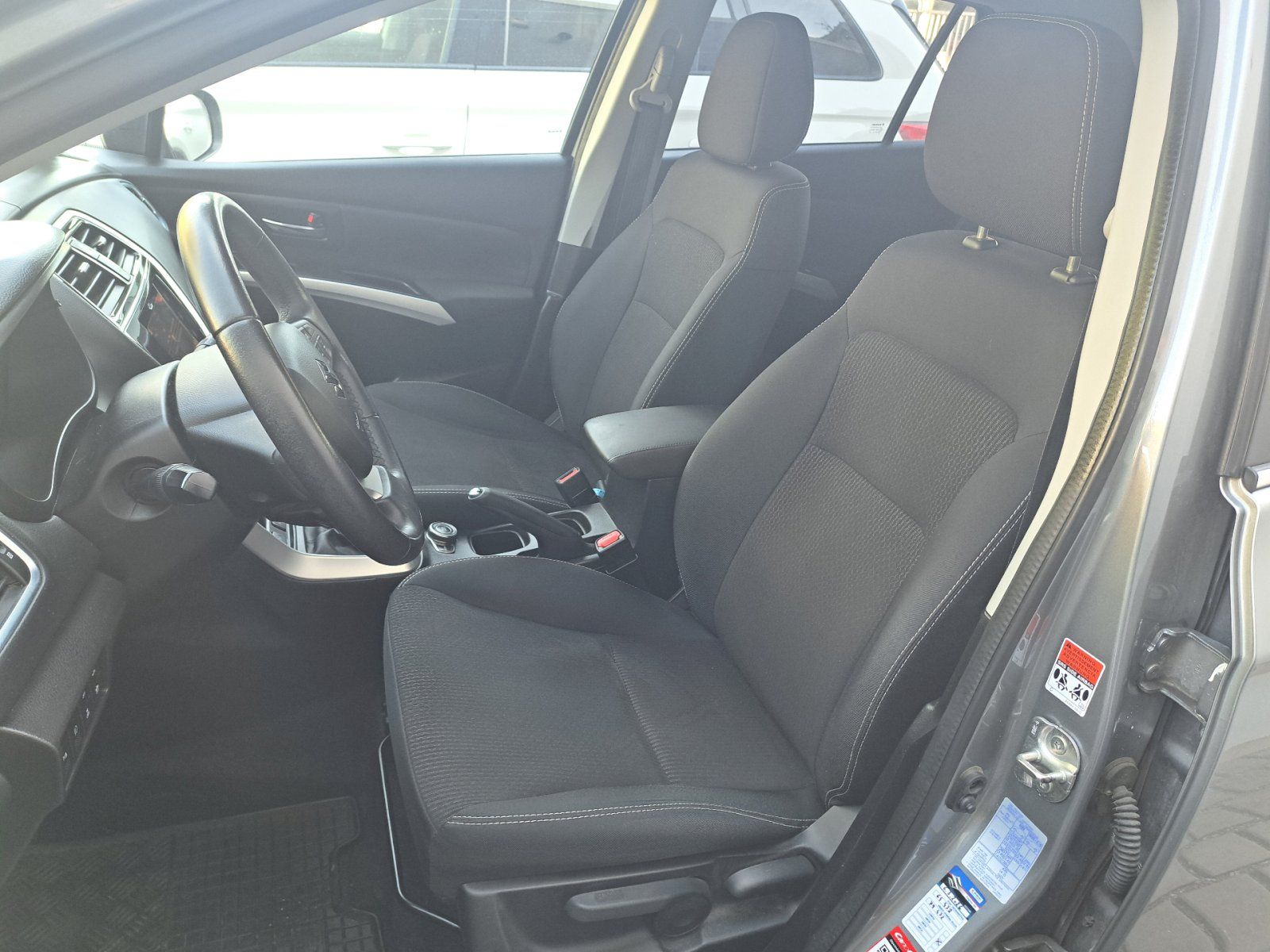 Suzuki SX4 S-Cross, 1,4 BoosterJet 103kw 4x4 S-Cro - fotka 6