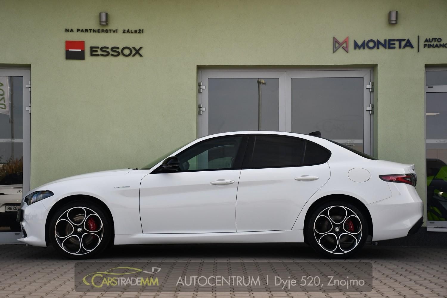 Alfa Romeo Giulia, 2.0T 16V 206kW VELOCE AT8 Q4 - fotka 2