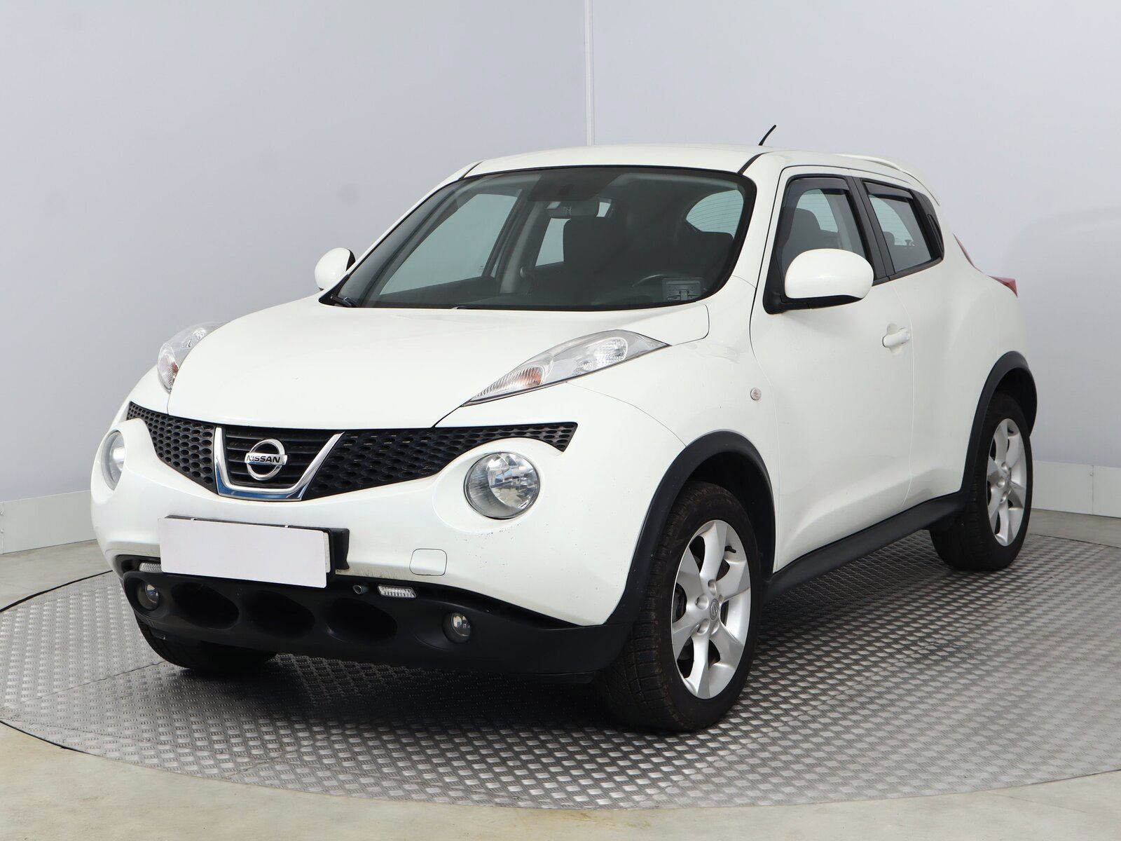 Nissan Juke, 1.6 i, Tempomat - fotka 2