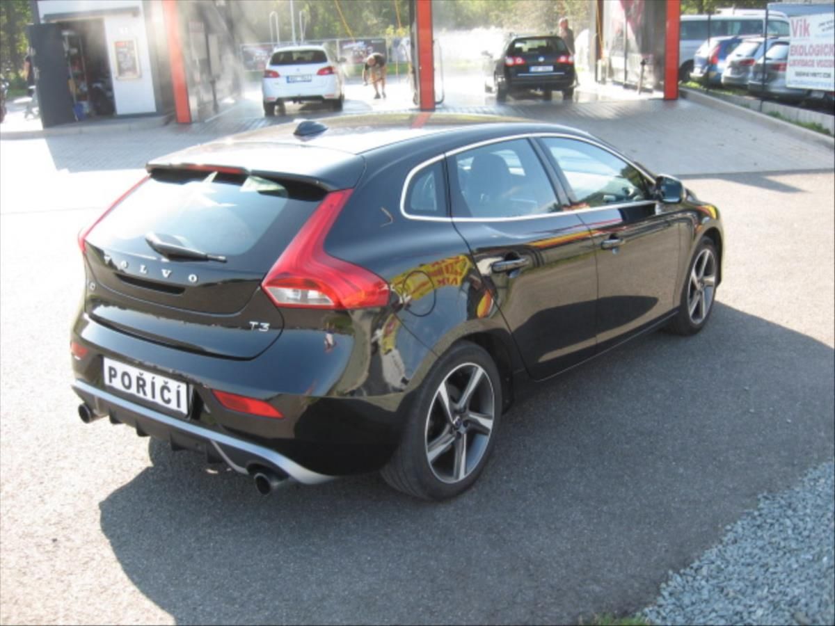 Volvo V40, 1,6 R Design - fotka 6