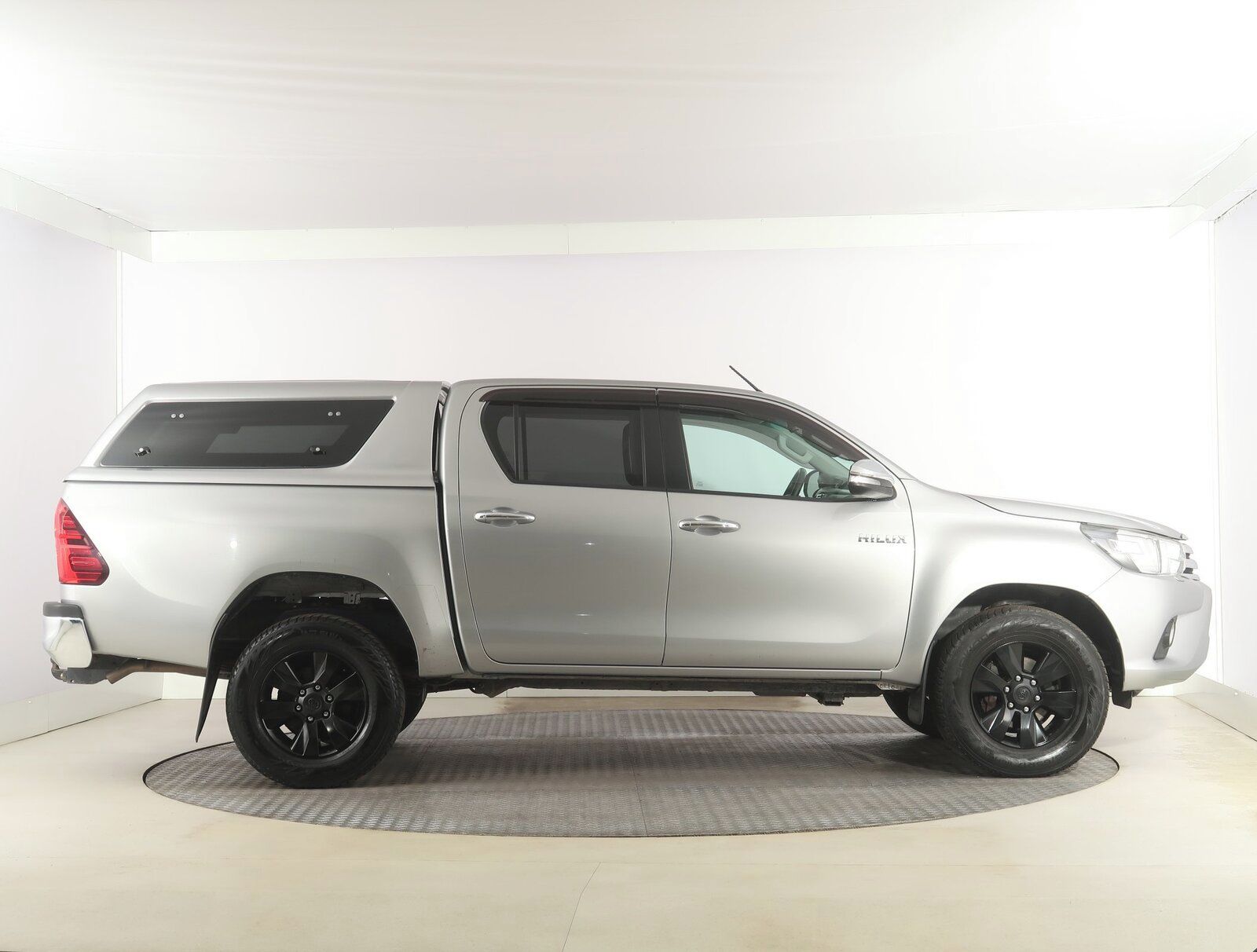Toyota Hilux, 2.4 D-4D, 4X4, Serv.kniha - fotka 6