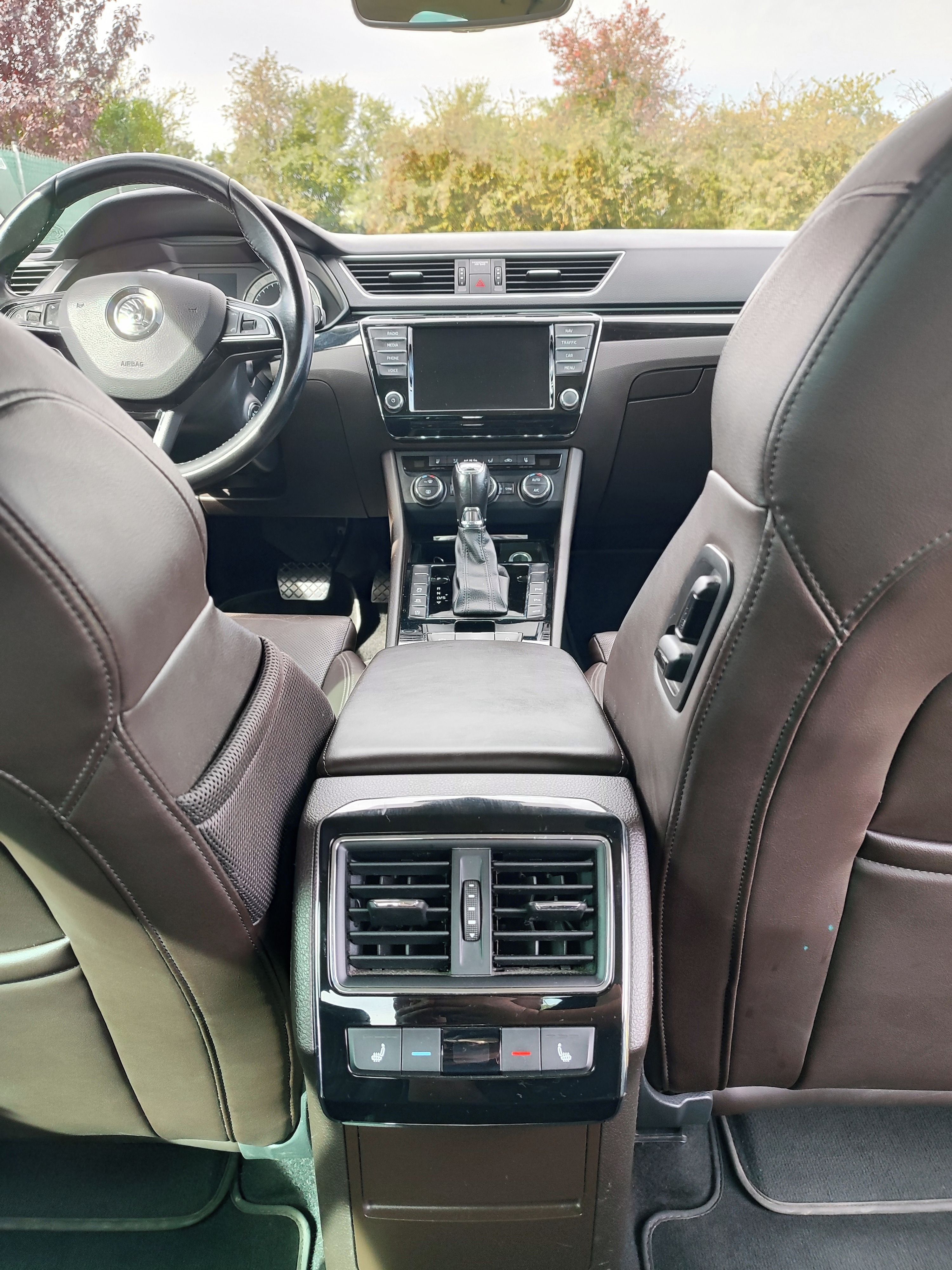 Škoda Superb, III 2.0 TDI  Laurin & Klement - fotka 5
