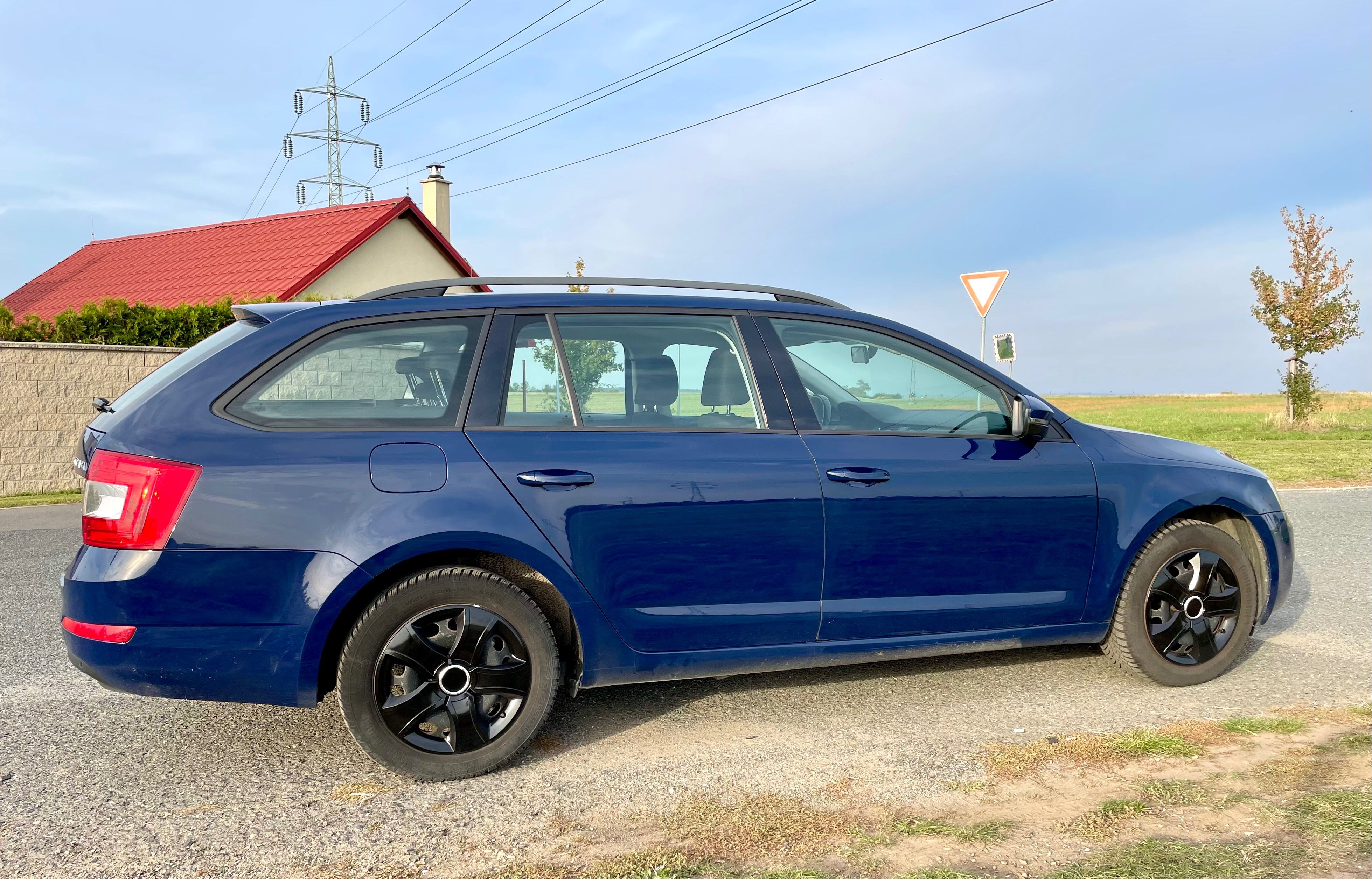 Škoda Octavia, 1,6 TDI, výborný stav - fotka 5
