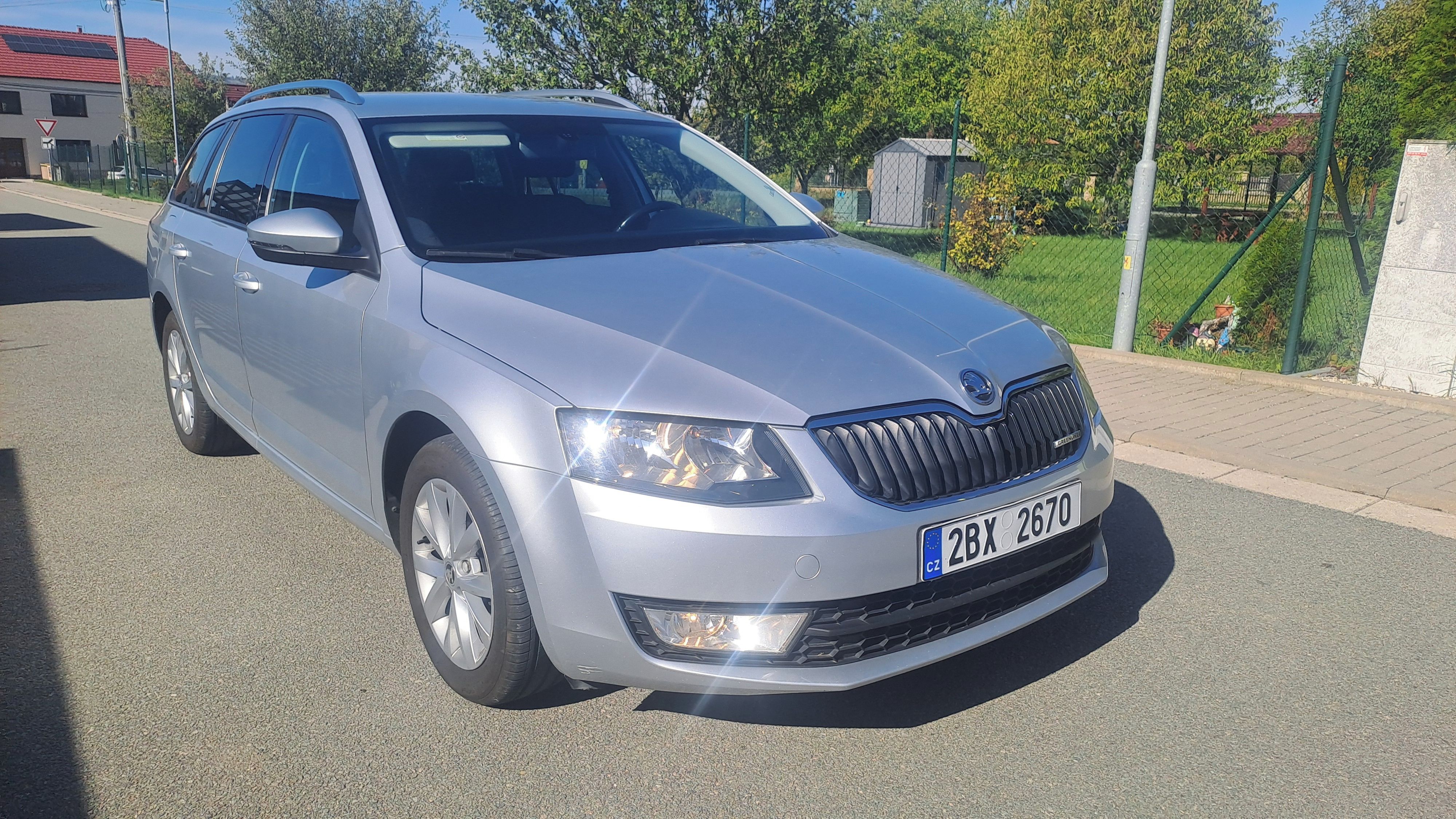 Škoda Octavia, 1,6 TDI GREENLINE, TOP STAV - fotka 4