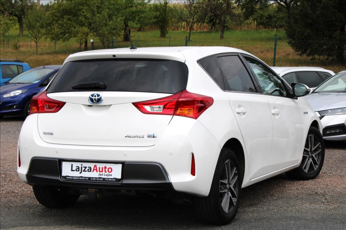 Toyota Auris, 1,8 HYBRID KAMERA, SERVISKA - fotka 6
