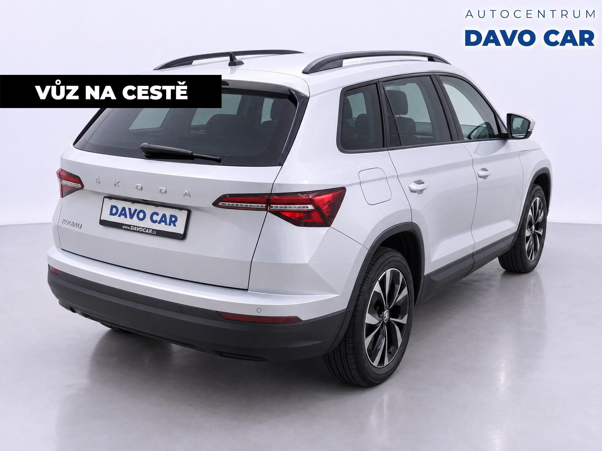 Škoda Karoq, 1,0 TSI Virtual LED 1.Maj. DPH - fotka 5