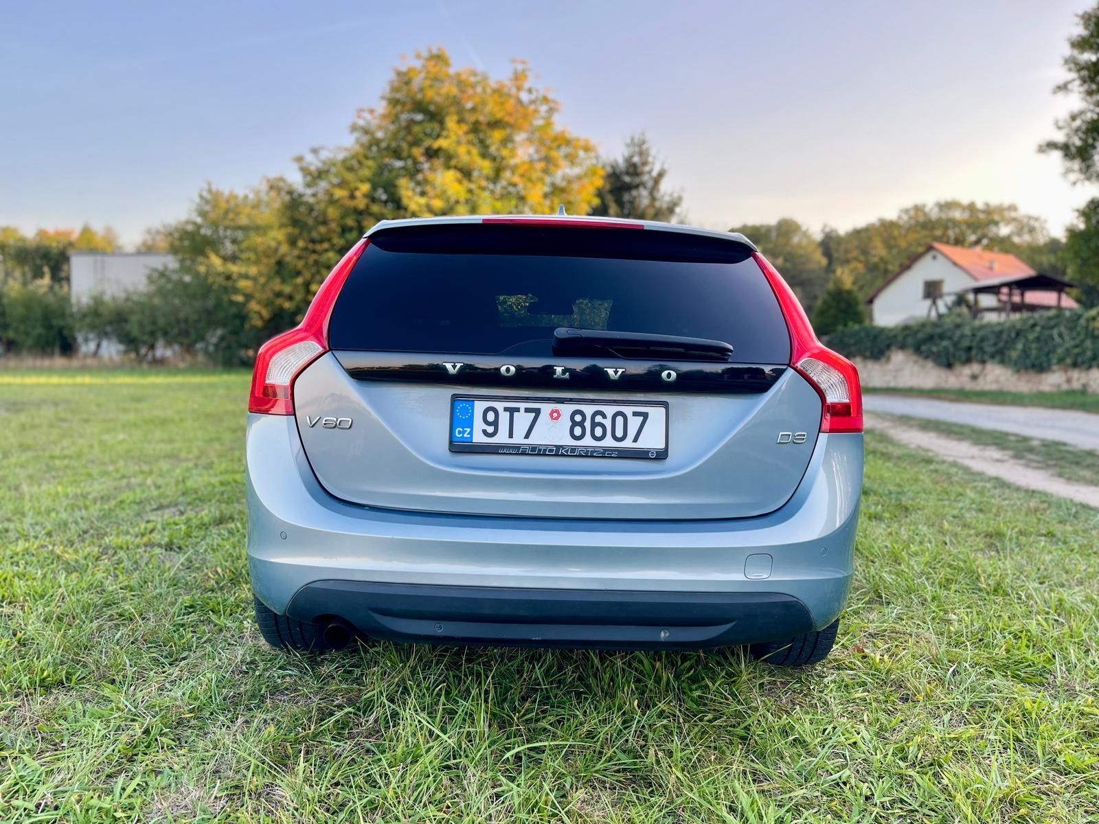 Volvo V60, Volvo V60 D3,120kw,AC,servis - fotka 6