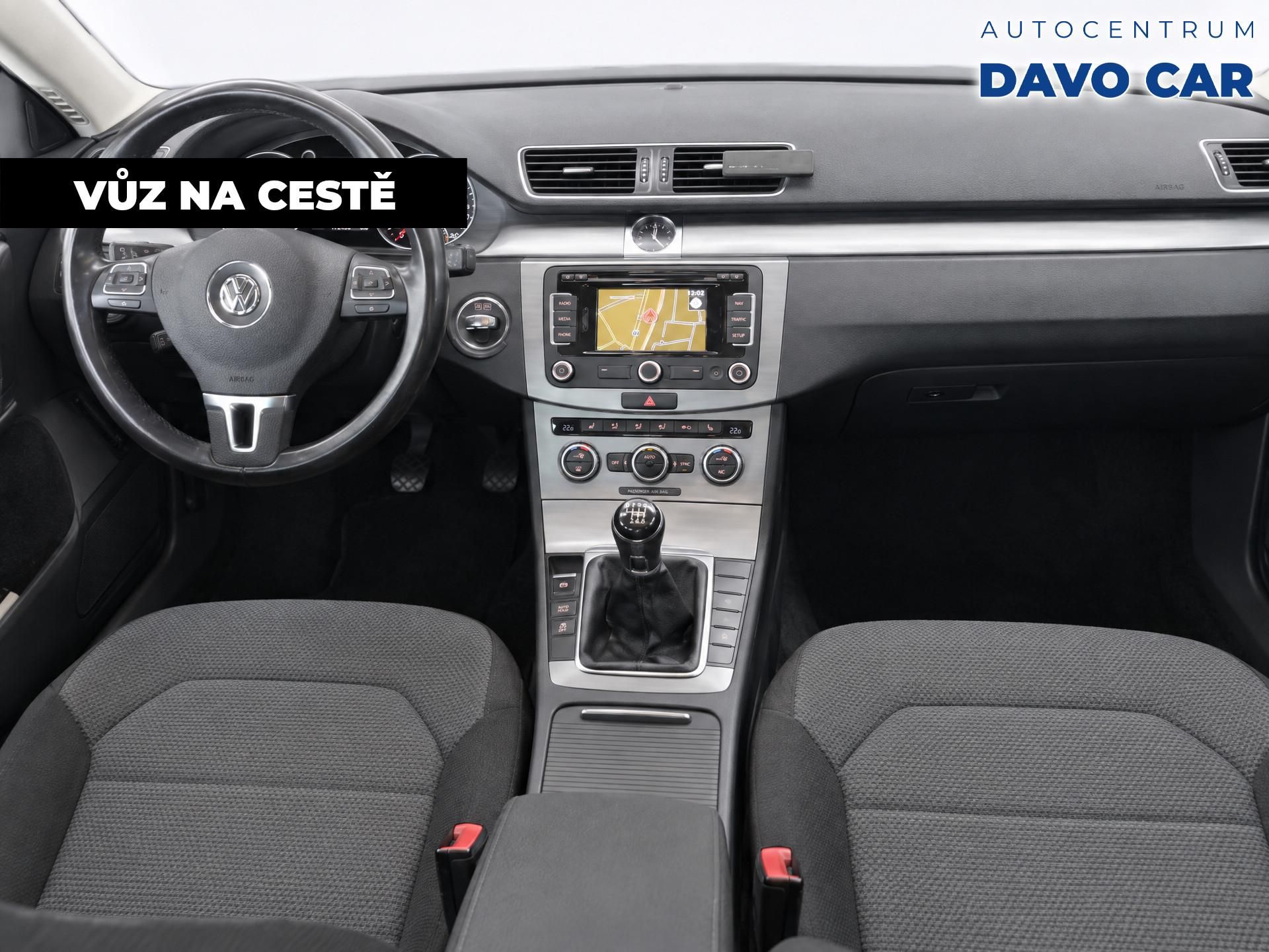 Volkswagen Passat, 1,4 TSI Comfortline navi sr.kn - fotka 2