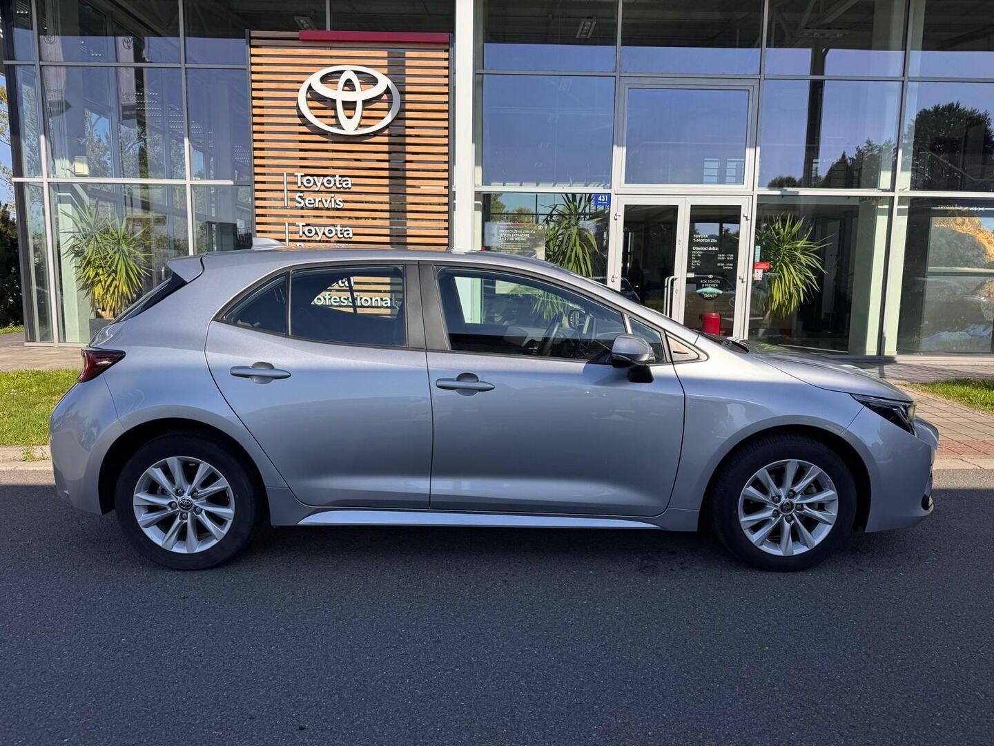 Toyota Corolla, 1.8 Comfort - fotka 2