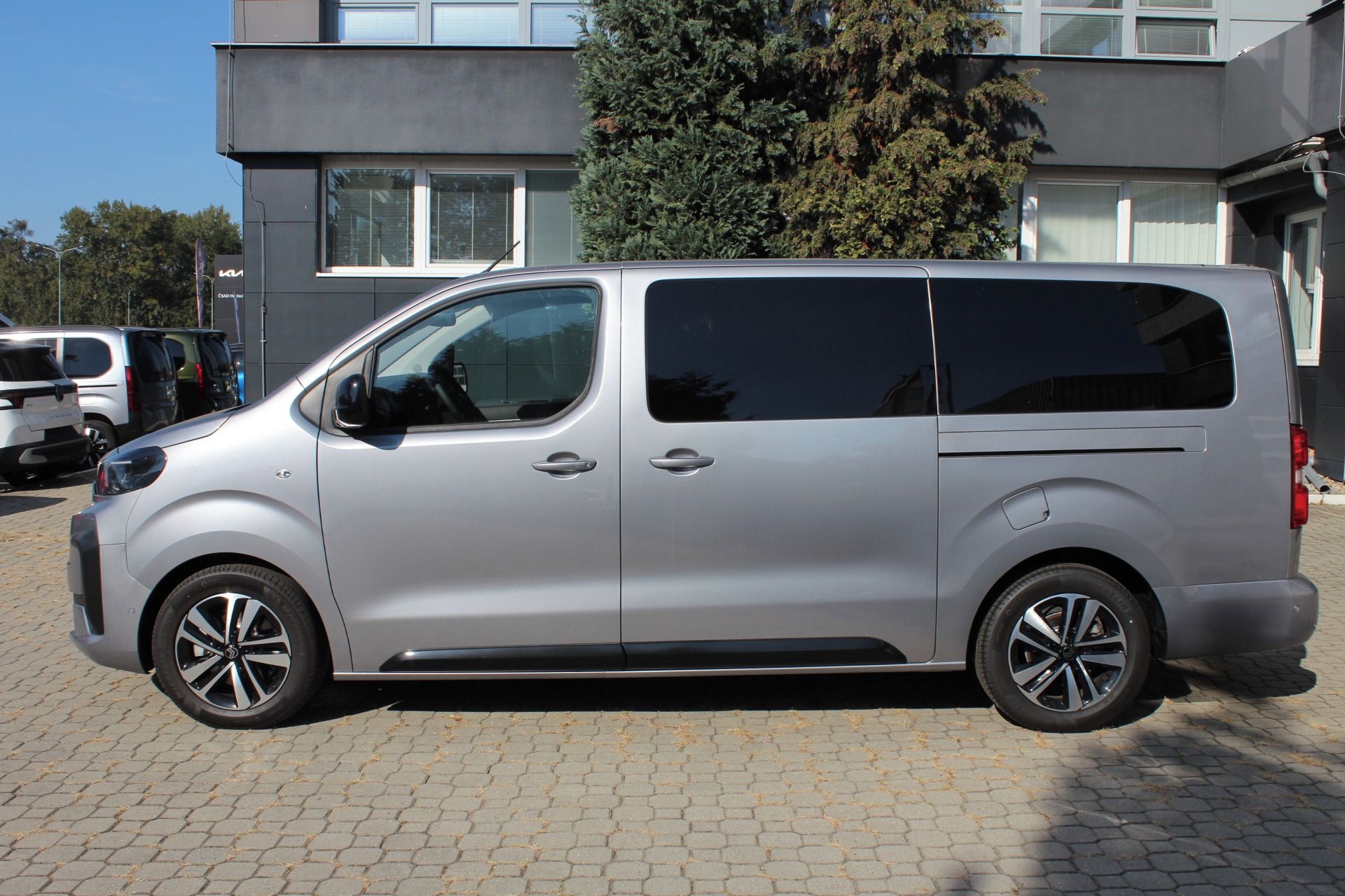 Citroën SpaceTourer, SHINE L3 2.2 BlueHDi 180 S&S - fotka 2