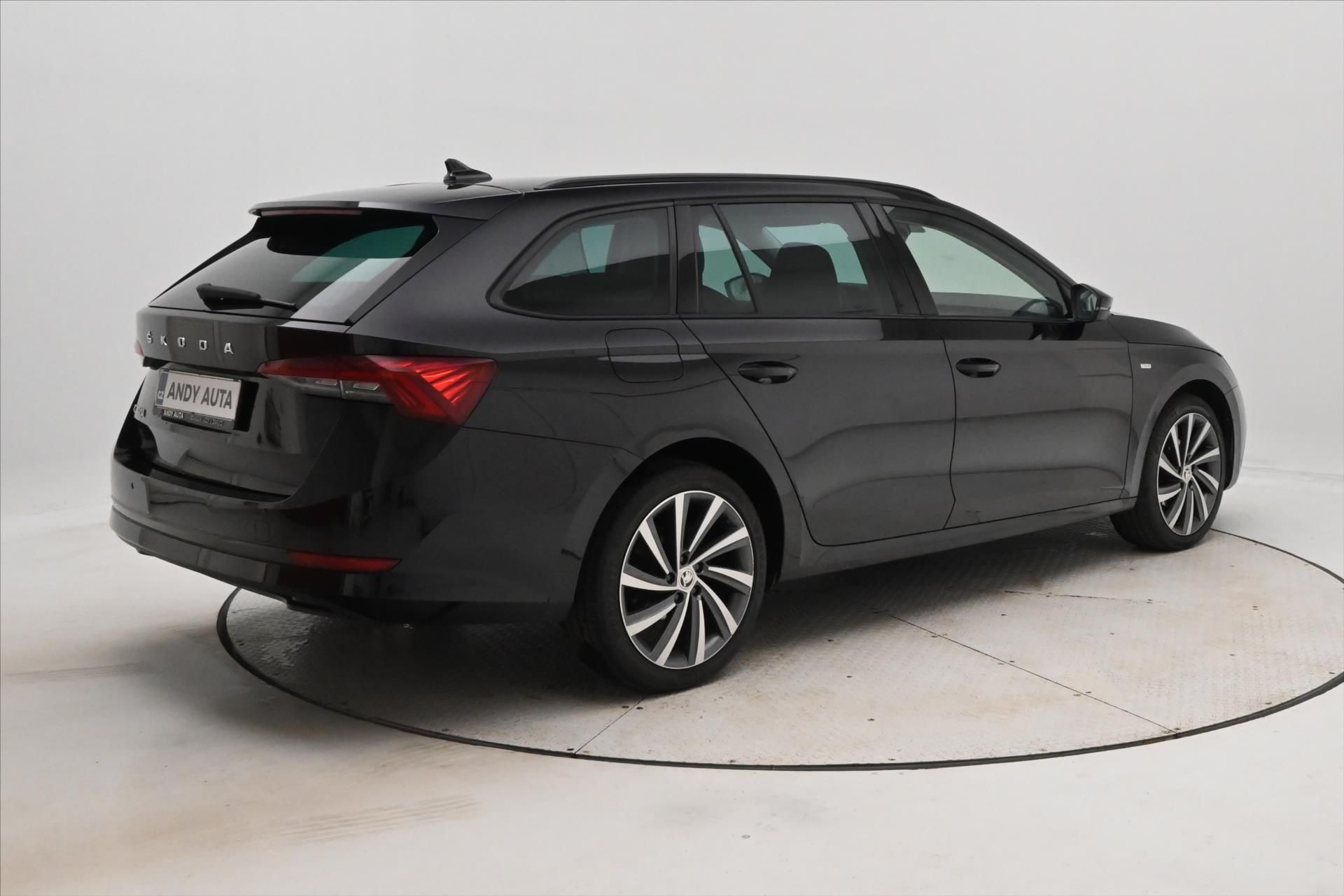 Škoda Octavia, 2,0 TDI 110kW LED Matrix Navi - fotka 5