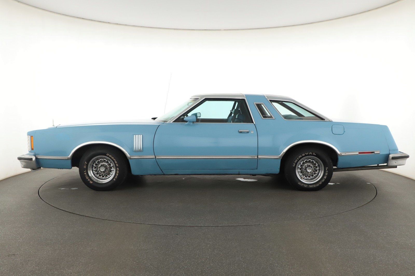 Ford Thunderbird, 6.4, Automat - fotka 3