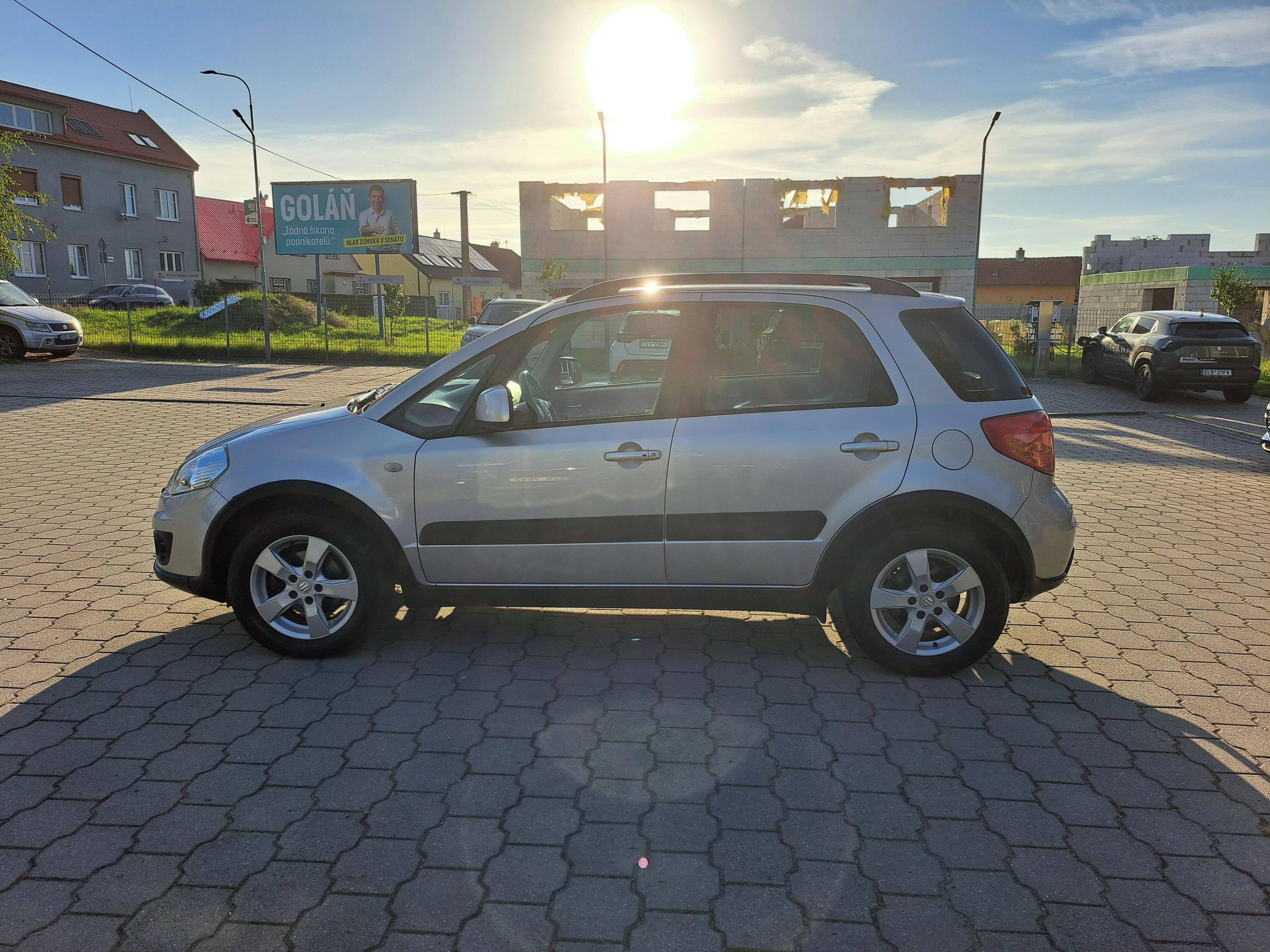 Suzuki SX4, 1,6 GLX Automat - fotka 6