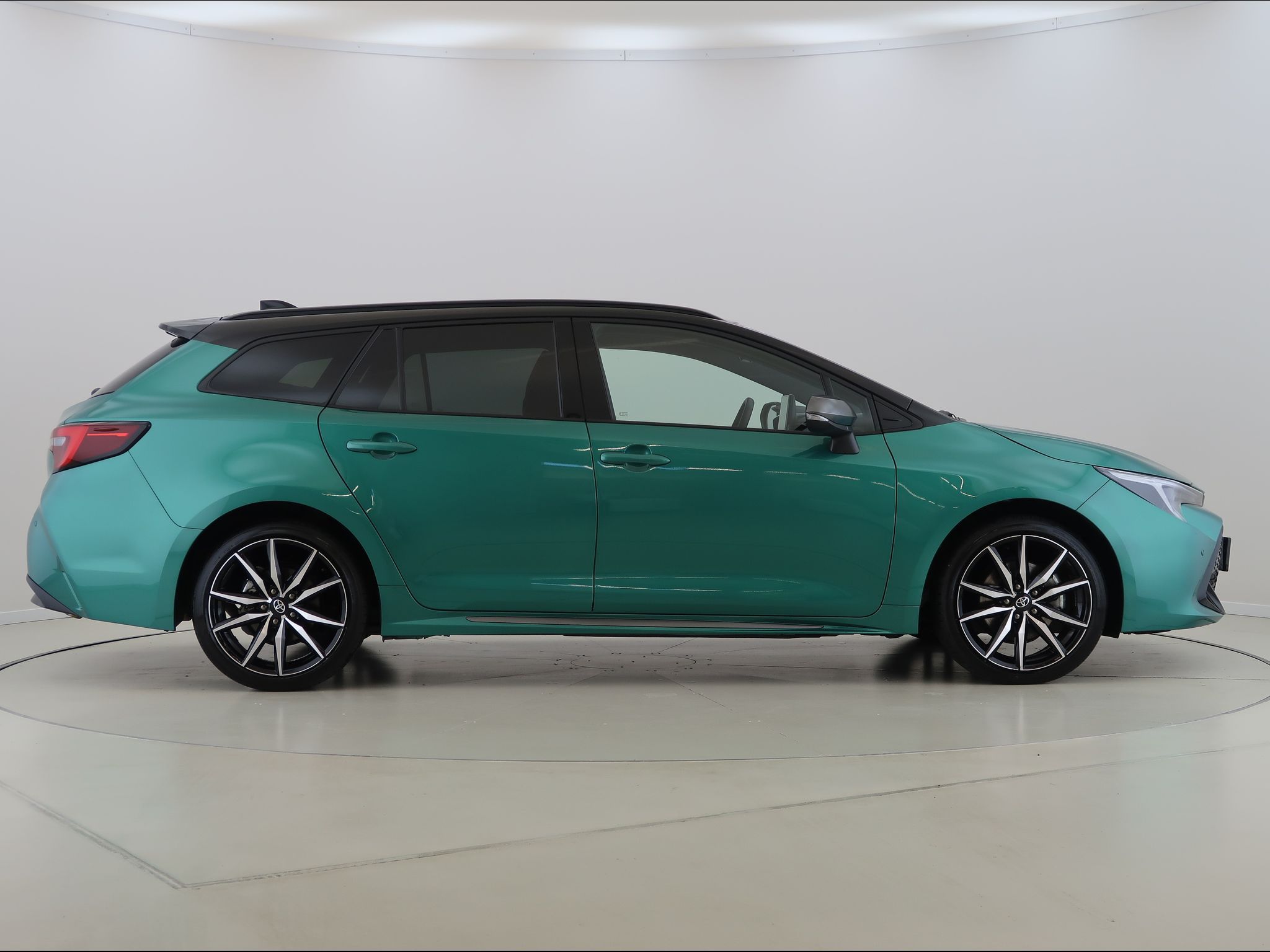 Toyota Corolla, 2.0Hybrid,e-CVT,GR Sport,CZ - fotka 4