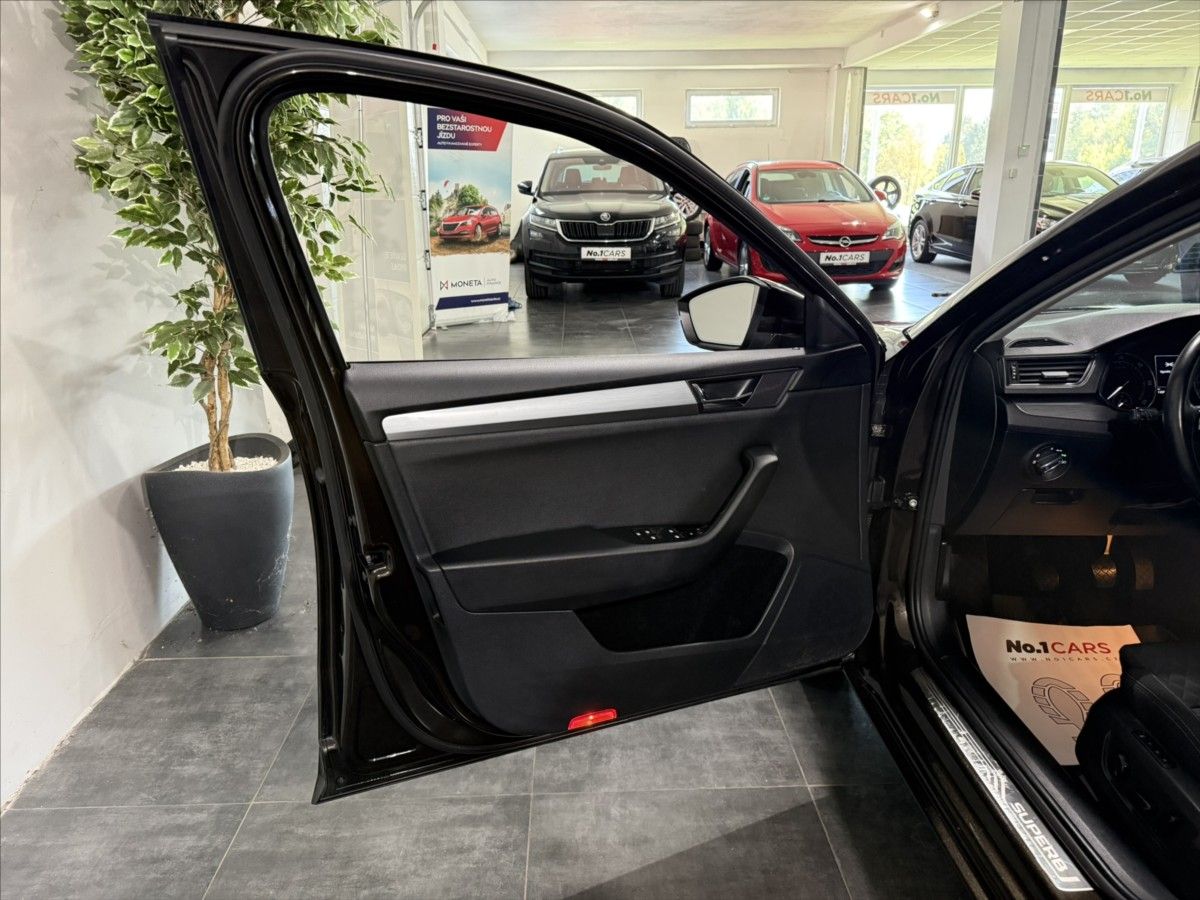 Škoda Superb, 2,0   TDI 110kW STYLE 4x4 TAŽN - fotka 6