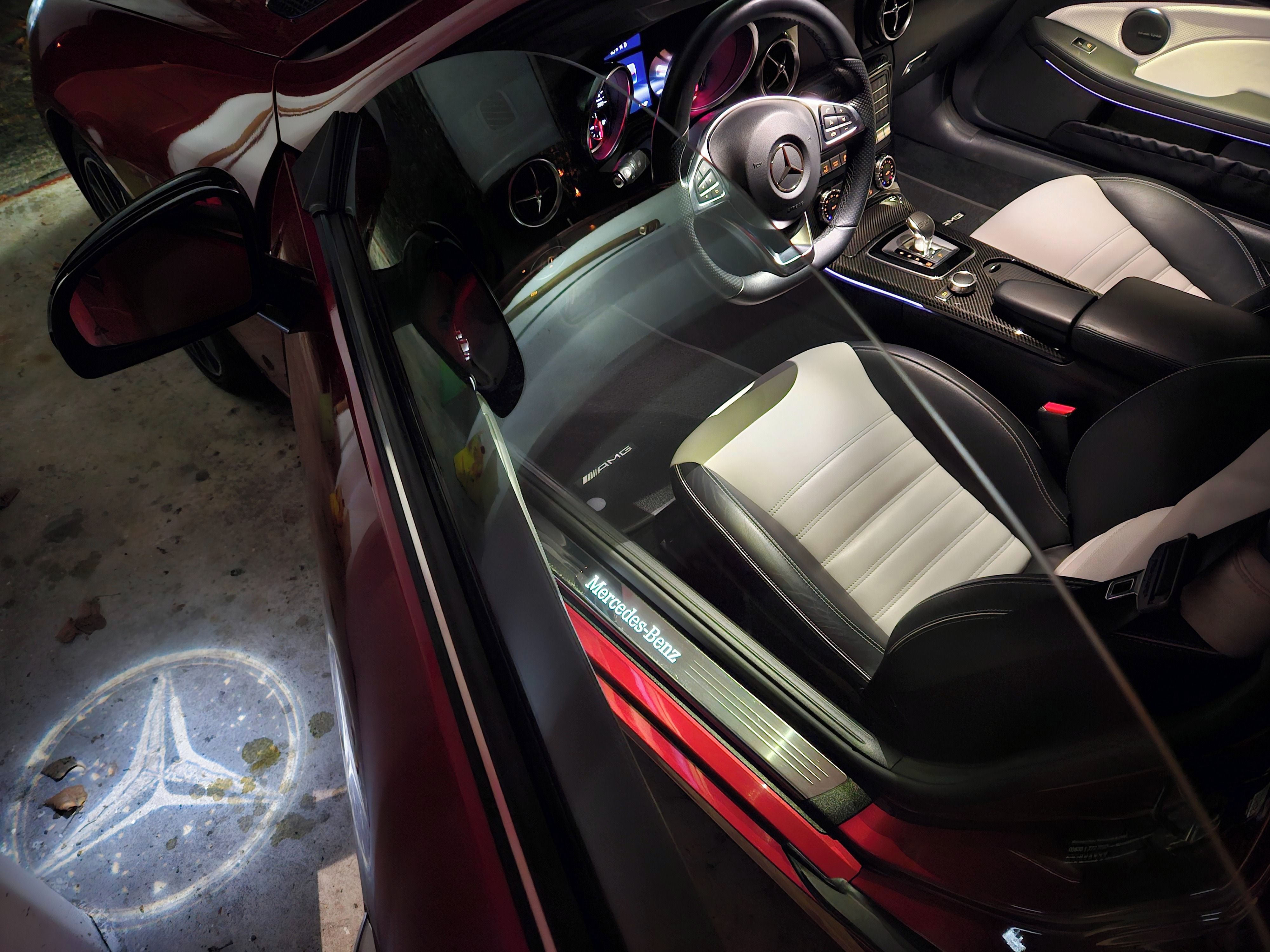 Mercedes-Benz SLC, 300 AMG + Night paket Harman - fotka 5