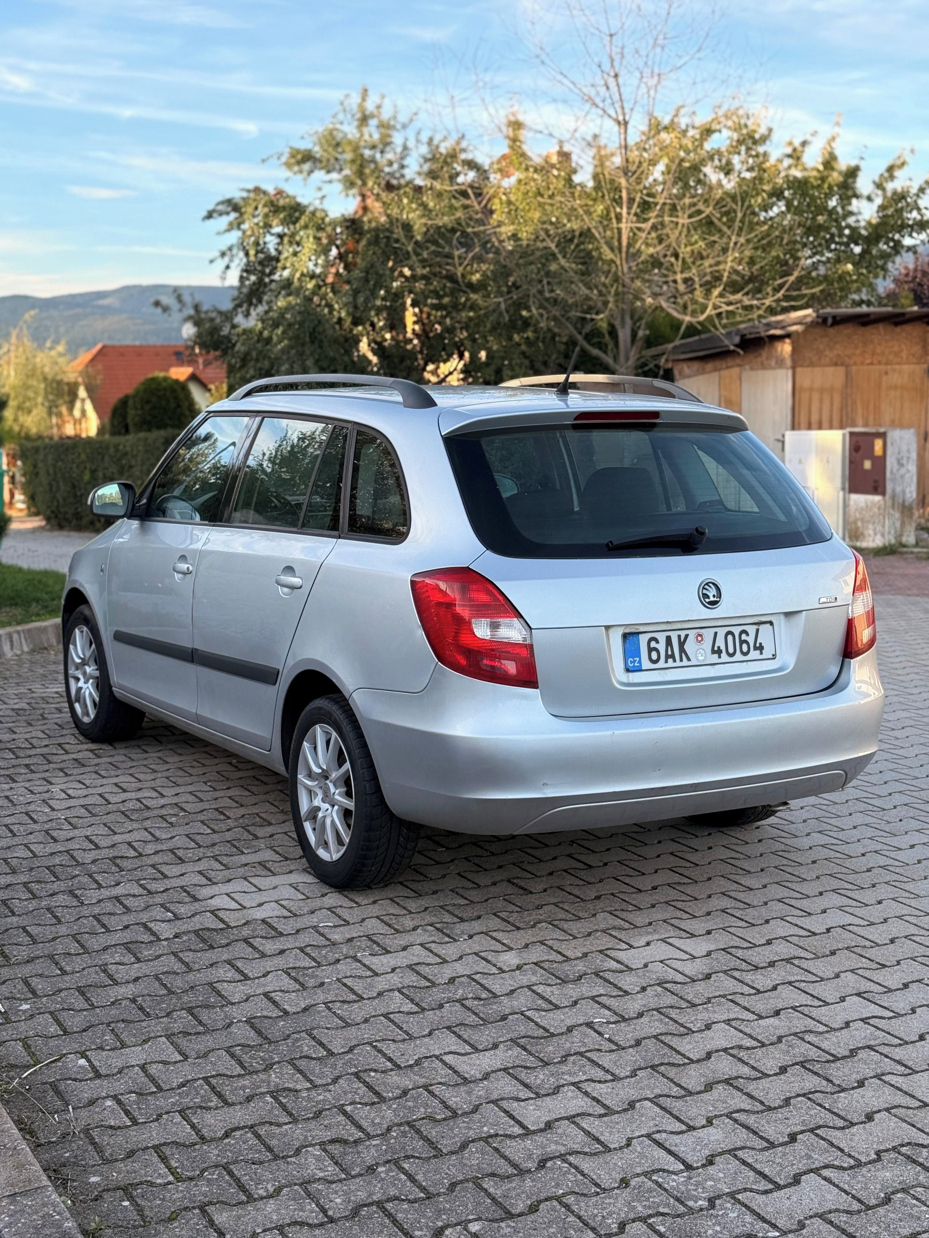 Škoda Fabia, 1.9 TDI 77KW, STK, ALU - fotka 4