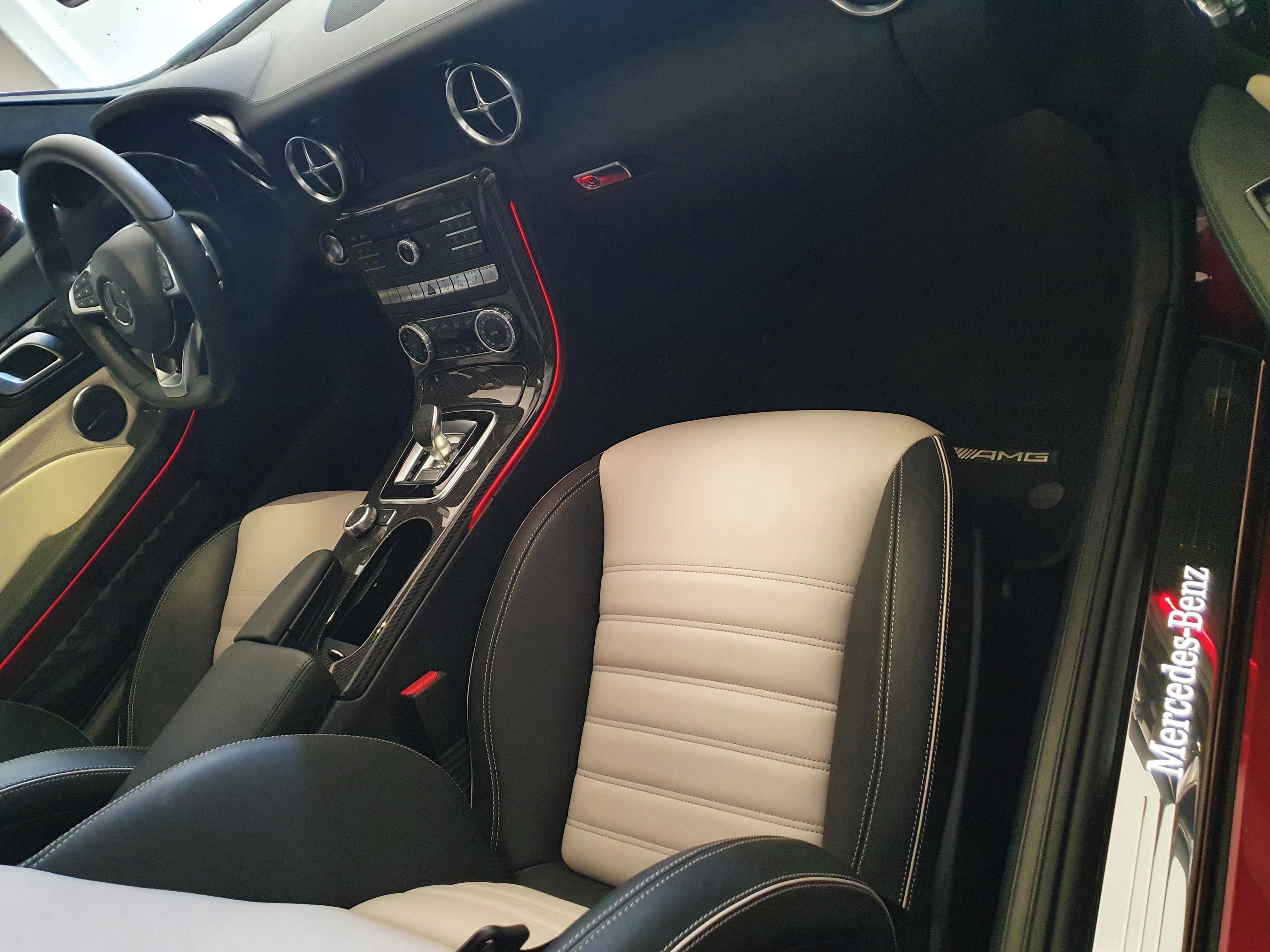 Mercedes-Benz SLC, 300 AMG + Night paket Harman - fotka 4