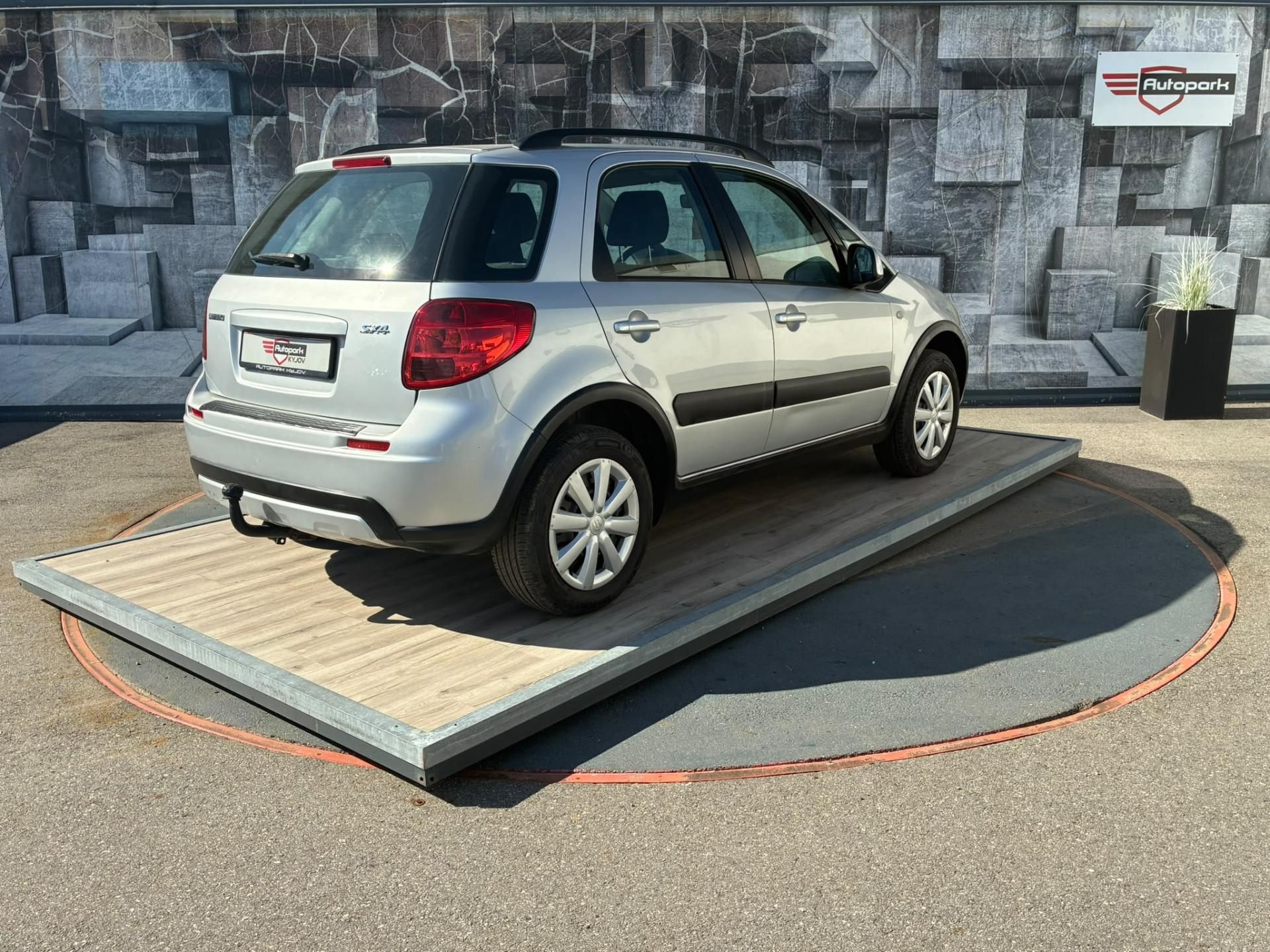 Suzuki SX4, 1.6i, 88KW, VYHŘ. SEDADLA, 4X4 - fotka 6