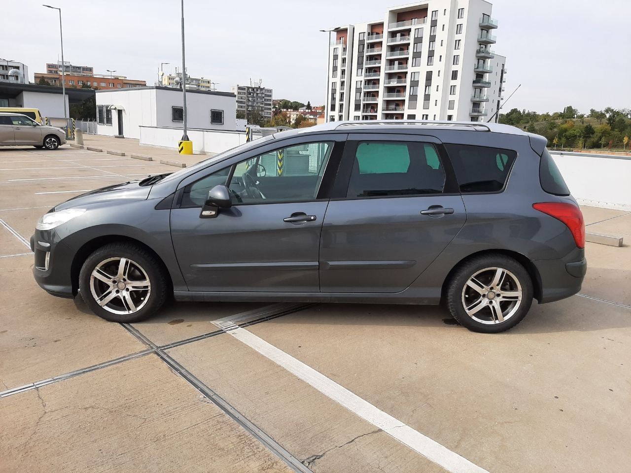 Peugeot 308, Peugeot 308 SW 2009 r. 1.6 HDI - fotka 6