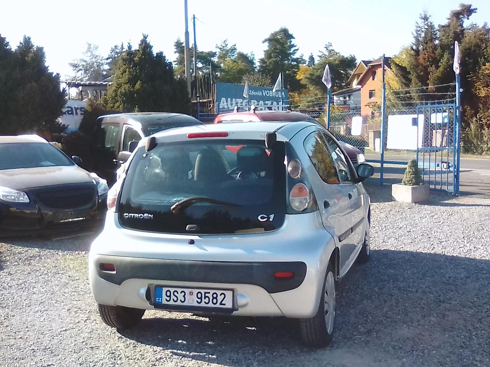 Citroën C1, 1.0i / 50KW, jede super - fotka 6