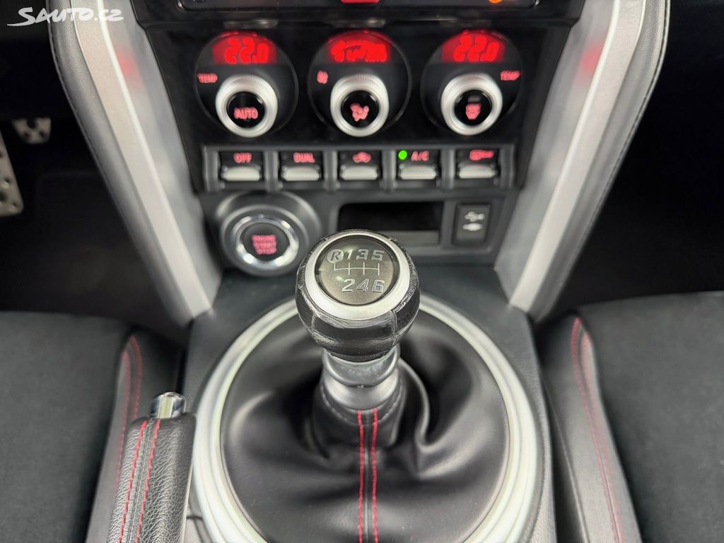 Subaru BRZ 2.0i 200ch Sport BVM / 1ère main / Alcantara-Cuir / Sièges chauffants / Keyless / Échappement sport