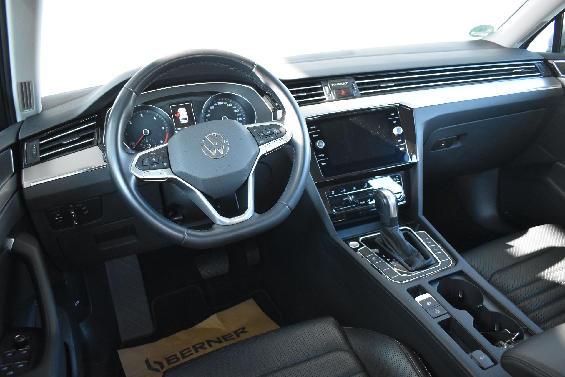 Volkswagen Passat Variant, 2.0TDI 110kW DSG , Tažné - fotka 5