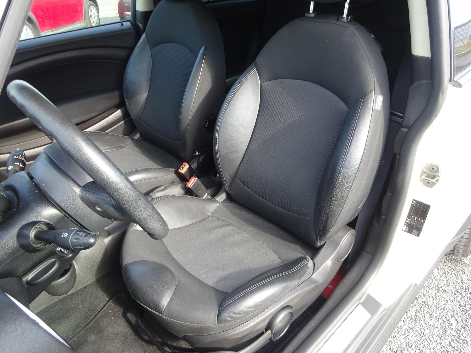 Mini One, 1.6 72kW SERVIS POLOKŮŽE - fotka 5