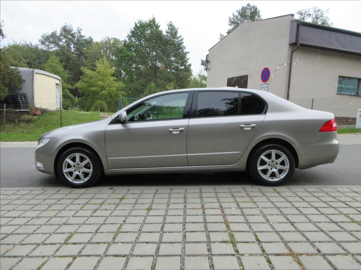 Škoda Superb, 1,6 TDi, Nové ČR, 160 tis. Km! - fotka 6