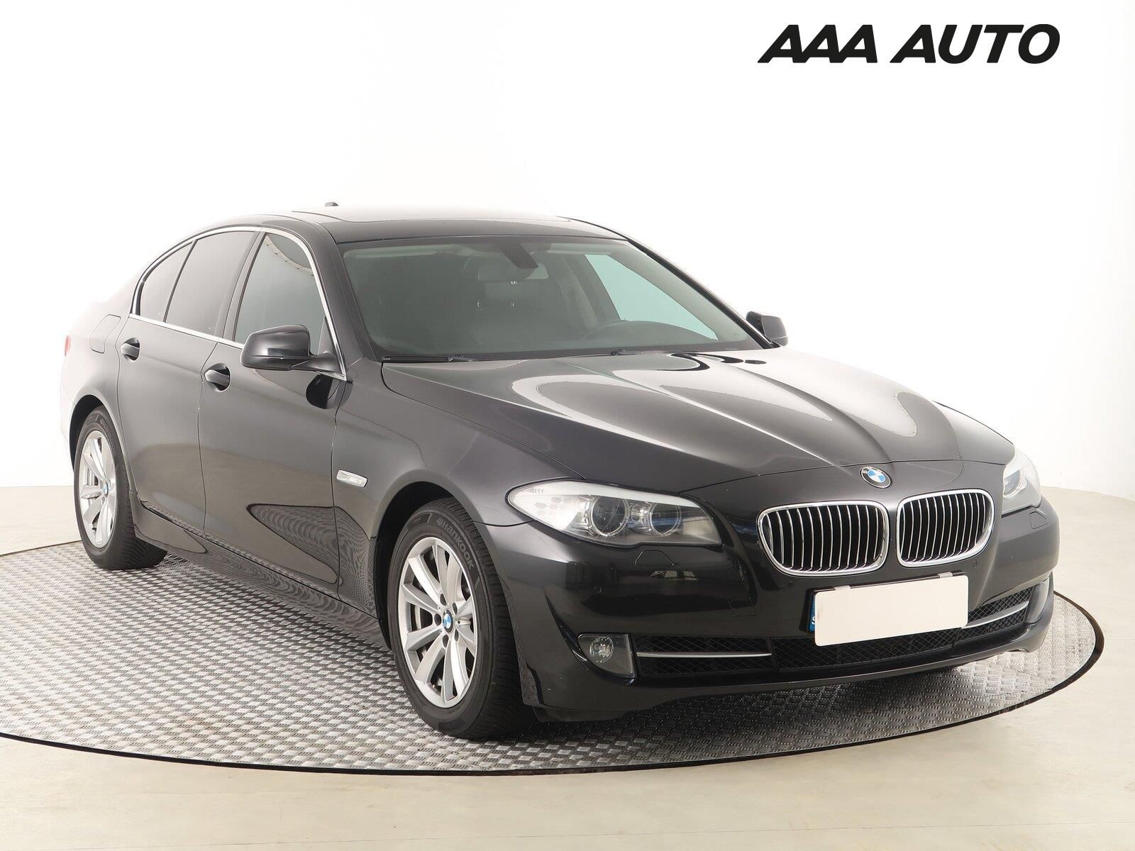 BMW Řada 5, 520i, Automat