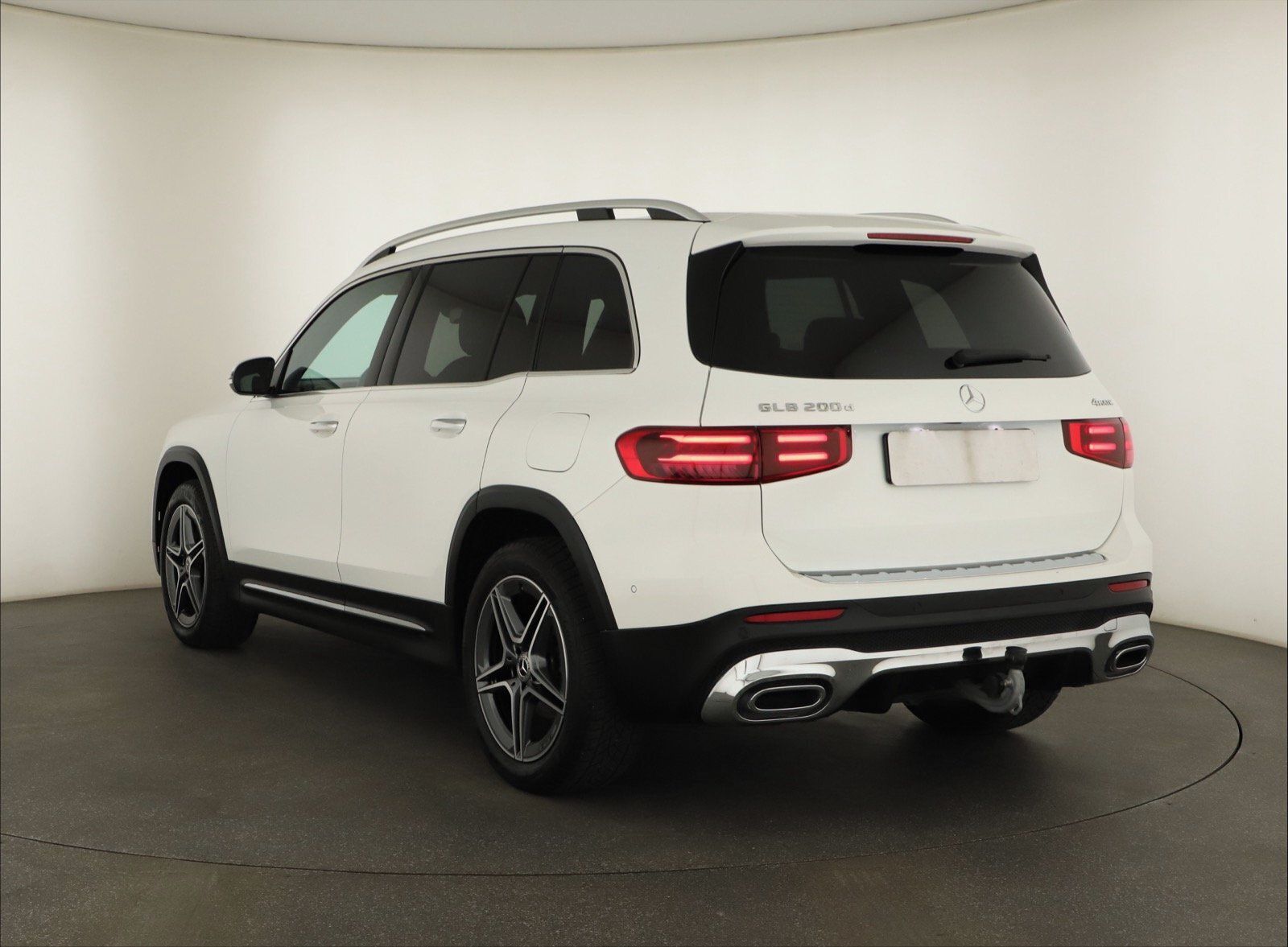 Mercedes-Benz GLB, GLB 200 d 4MATIC, AMG line - fotka 4