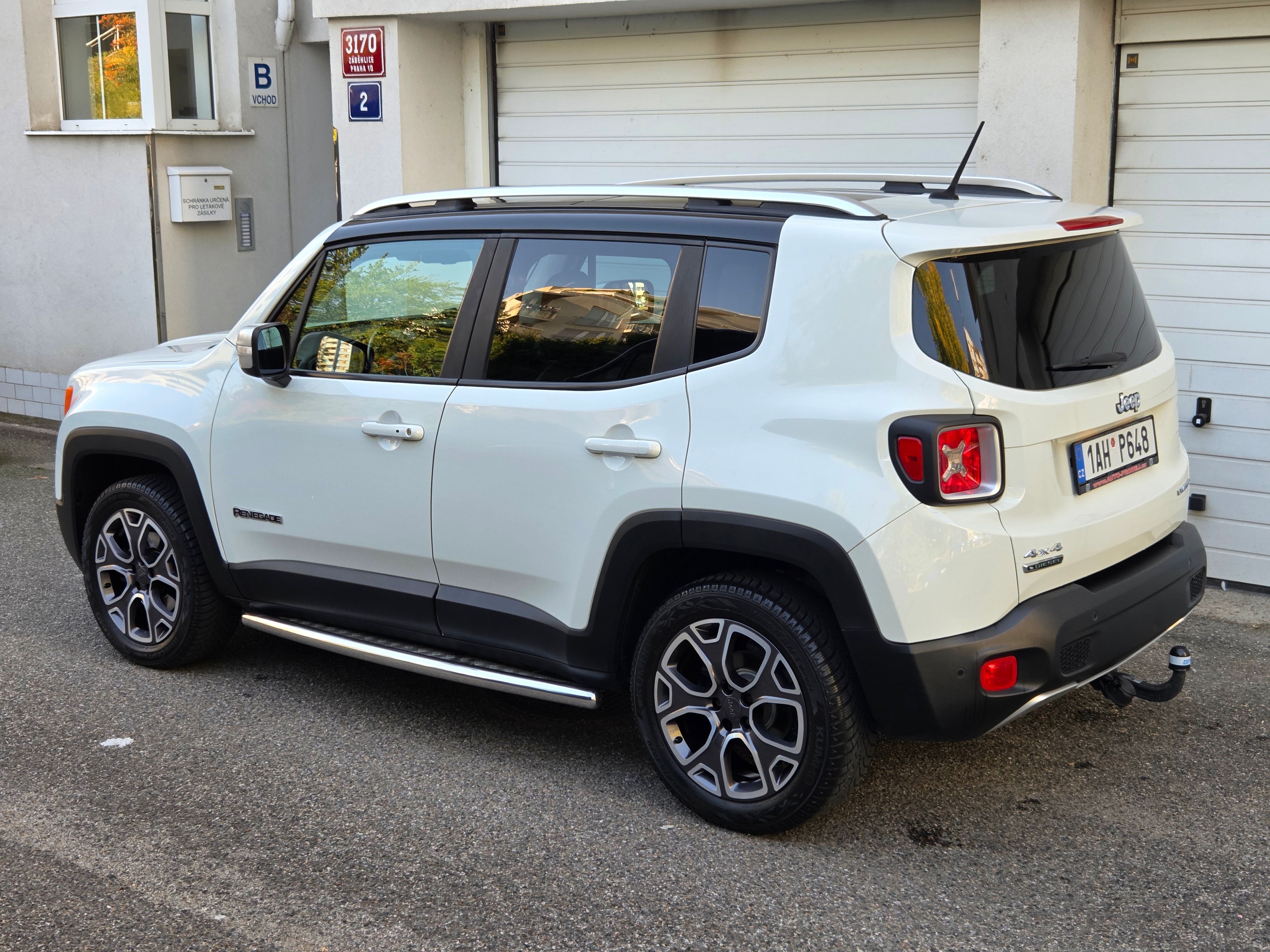 Jeep Renegade, 2.0 CRD 4x4 Limited Aut Pano - fotka 4