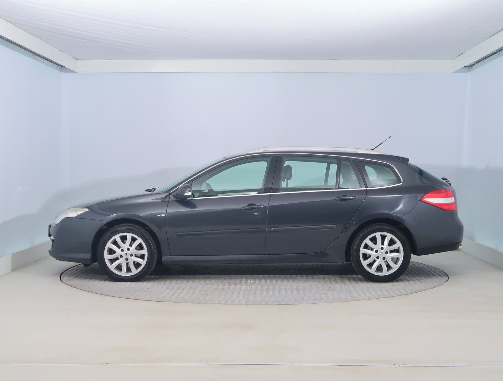 Renault Laguna, 2.0 dCi, Kožené sedačky - fotka 3