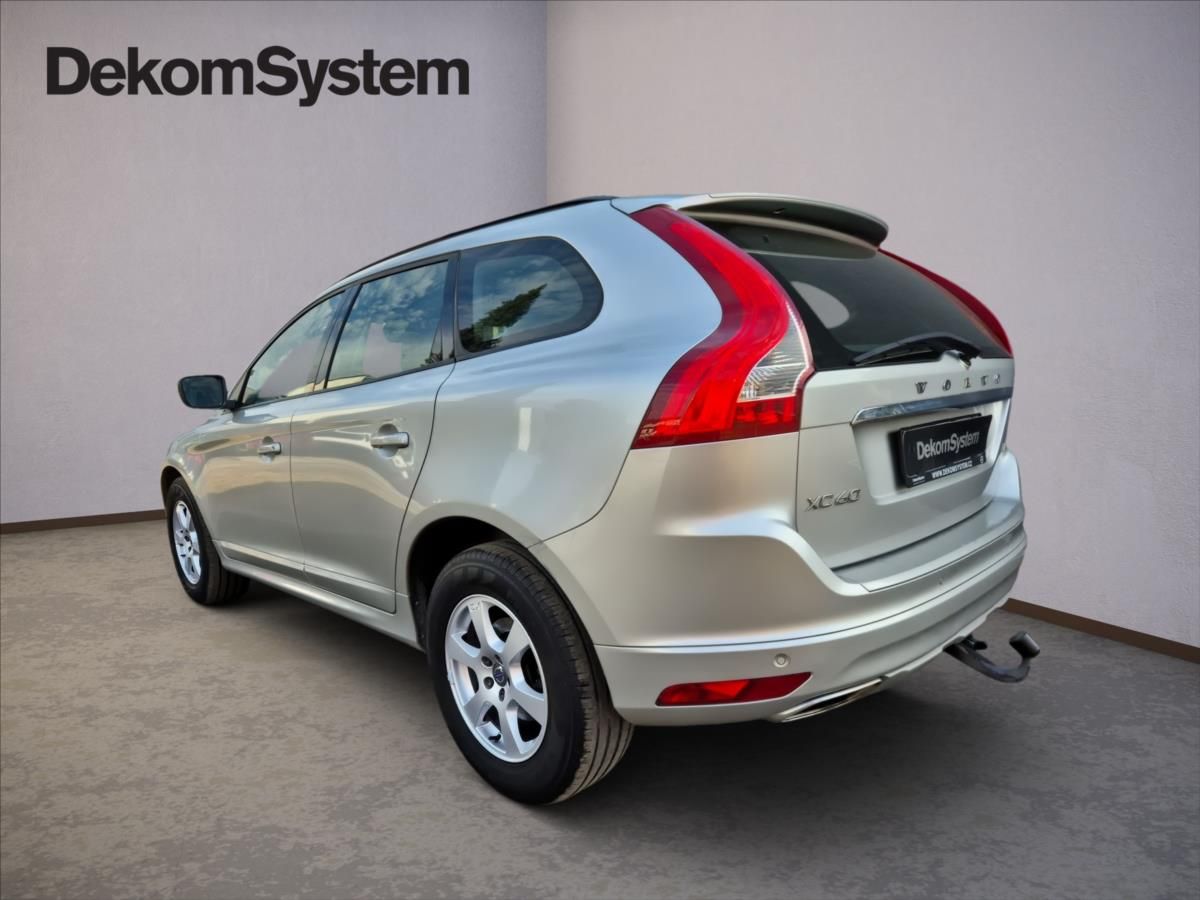 Volvo XC60, 2,0 D4 FWD - fotka 4