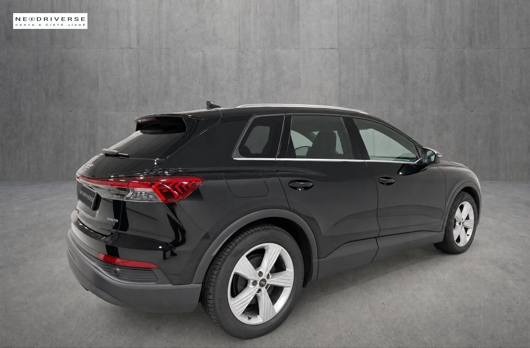 Audi Q4 e-tron, Quatro tažné HuD tepelko - fotka 4